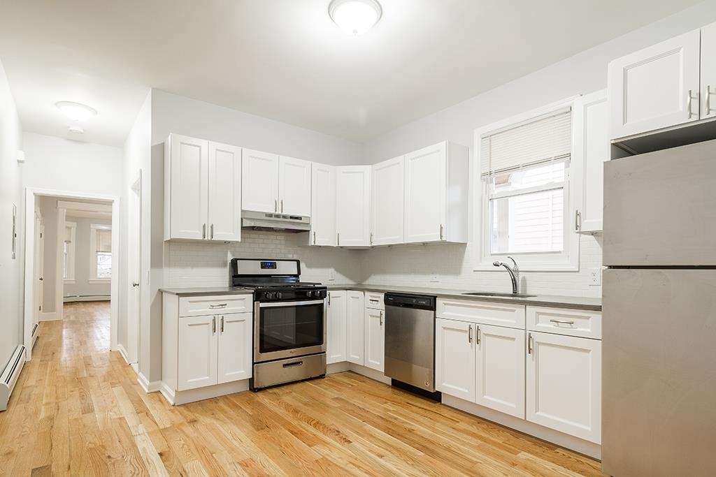 126 WEST 16TH ST