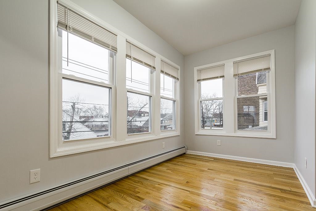 126 WEST 16TH ST