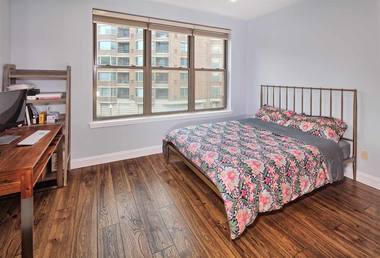 24 AVENUE AT PORT IMPERIAL Unit: 210