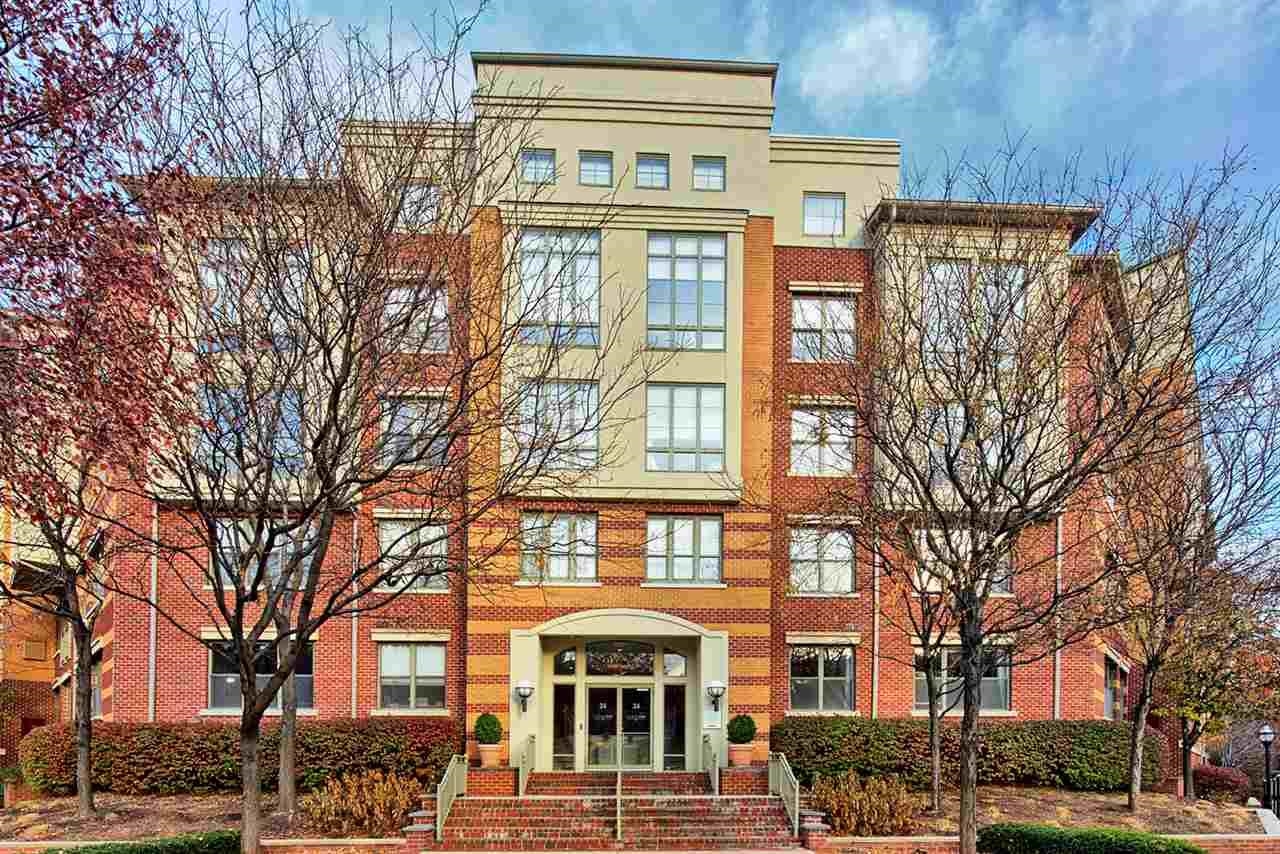 24 AVENUE AT PORT IMPERIAL Unit: 210