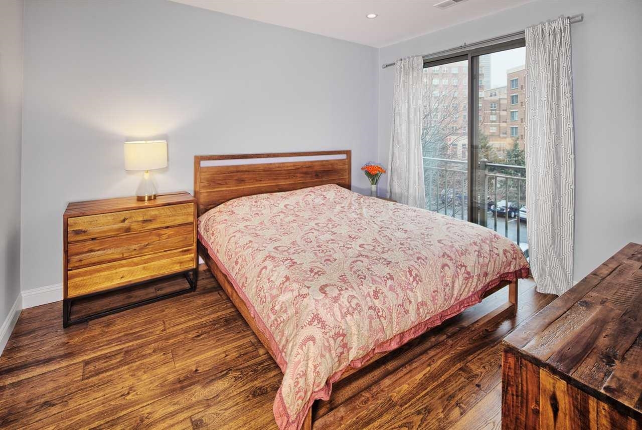 24 AVENUE AT PORT IMPERIAL Unit: 210