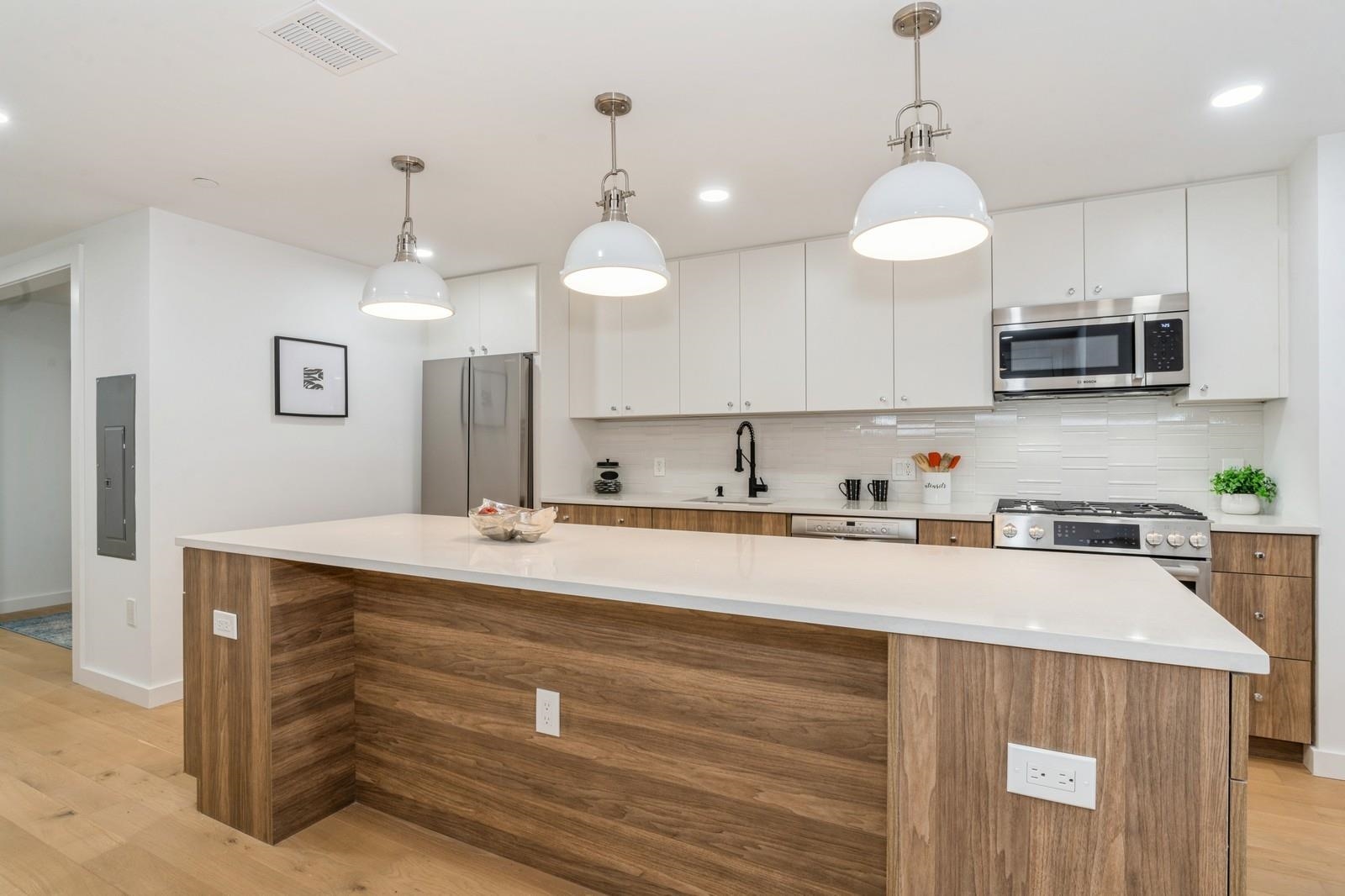 139 BRUNSWICK ST Unit: 305