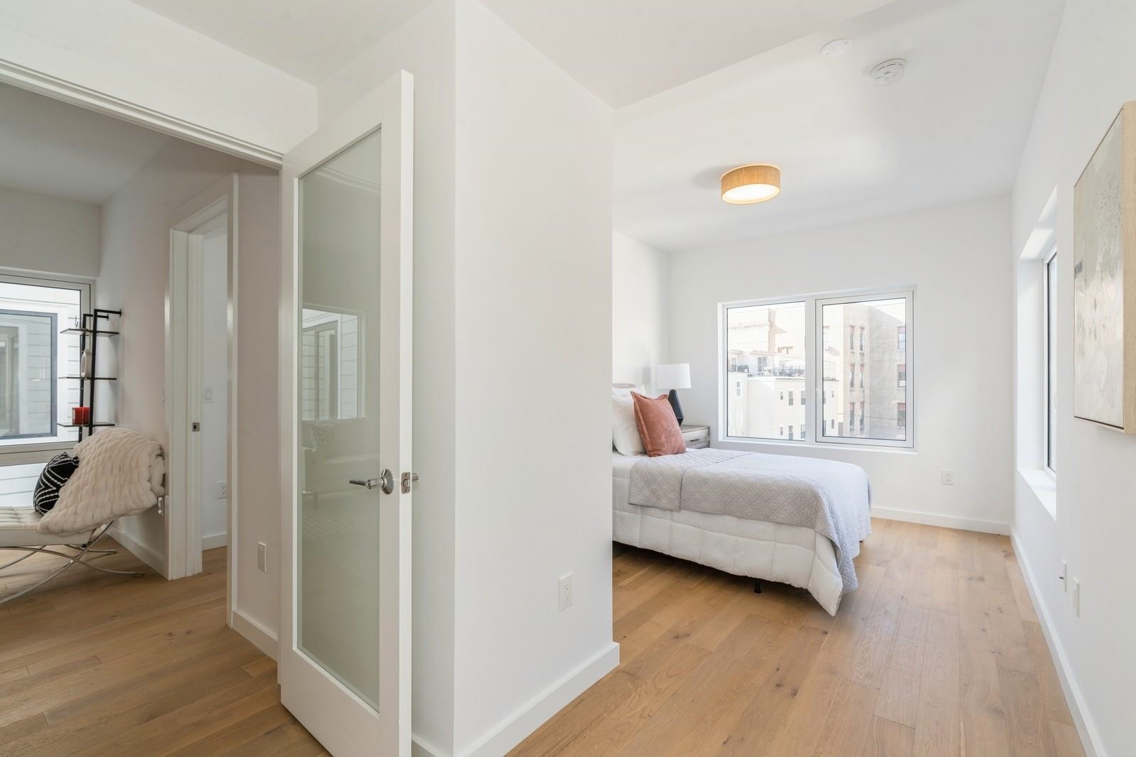 139 BRUNSWICK ST Unit: 305