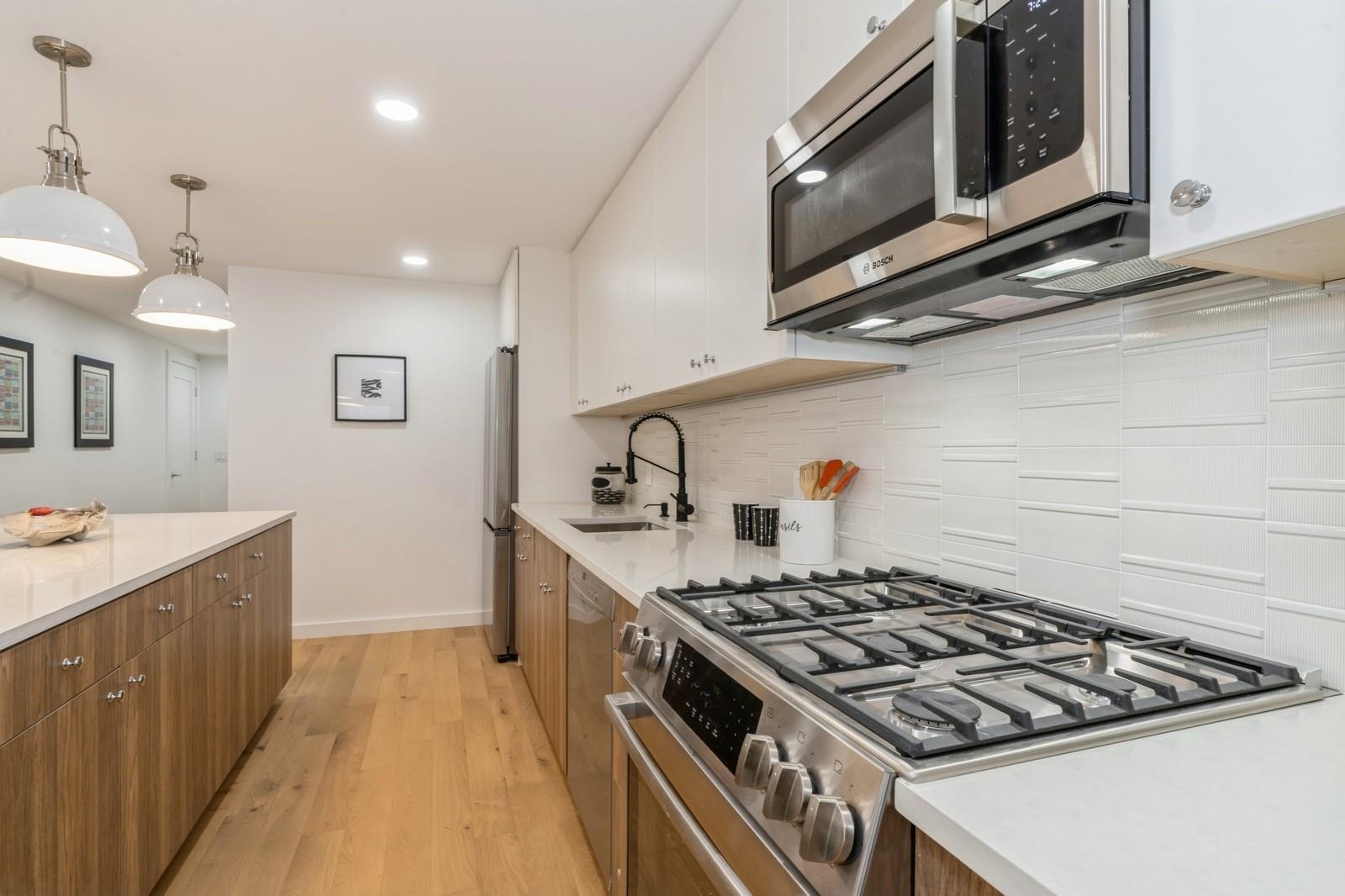 139 BRUNSWICK ST Unit: 305