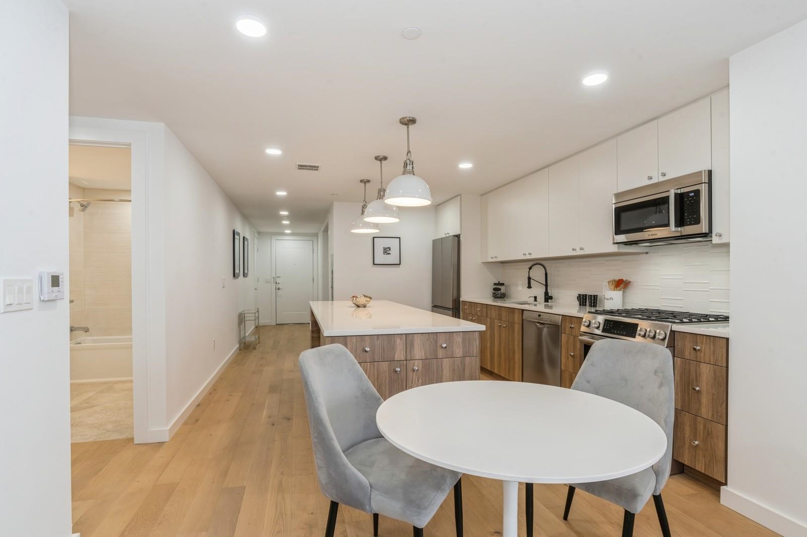 139 BRUNSWICK ST Unit: 305