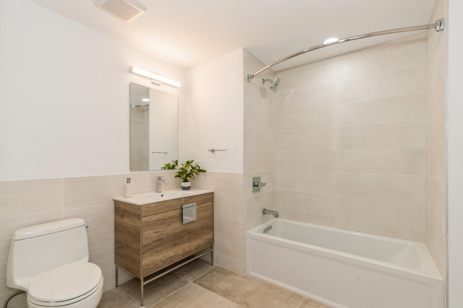 139 BRUNSWICK ST Unit: 305