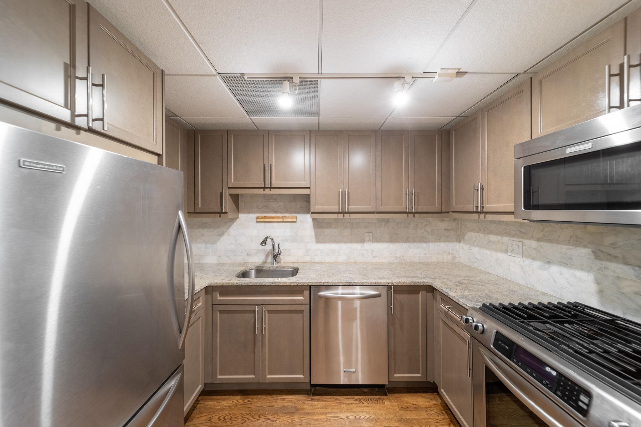 187 WAYNE ST Unit: 211C
