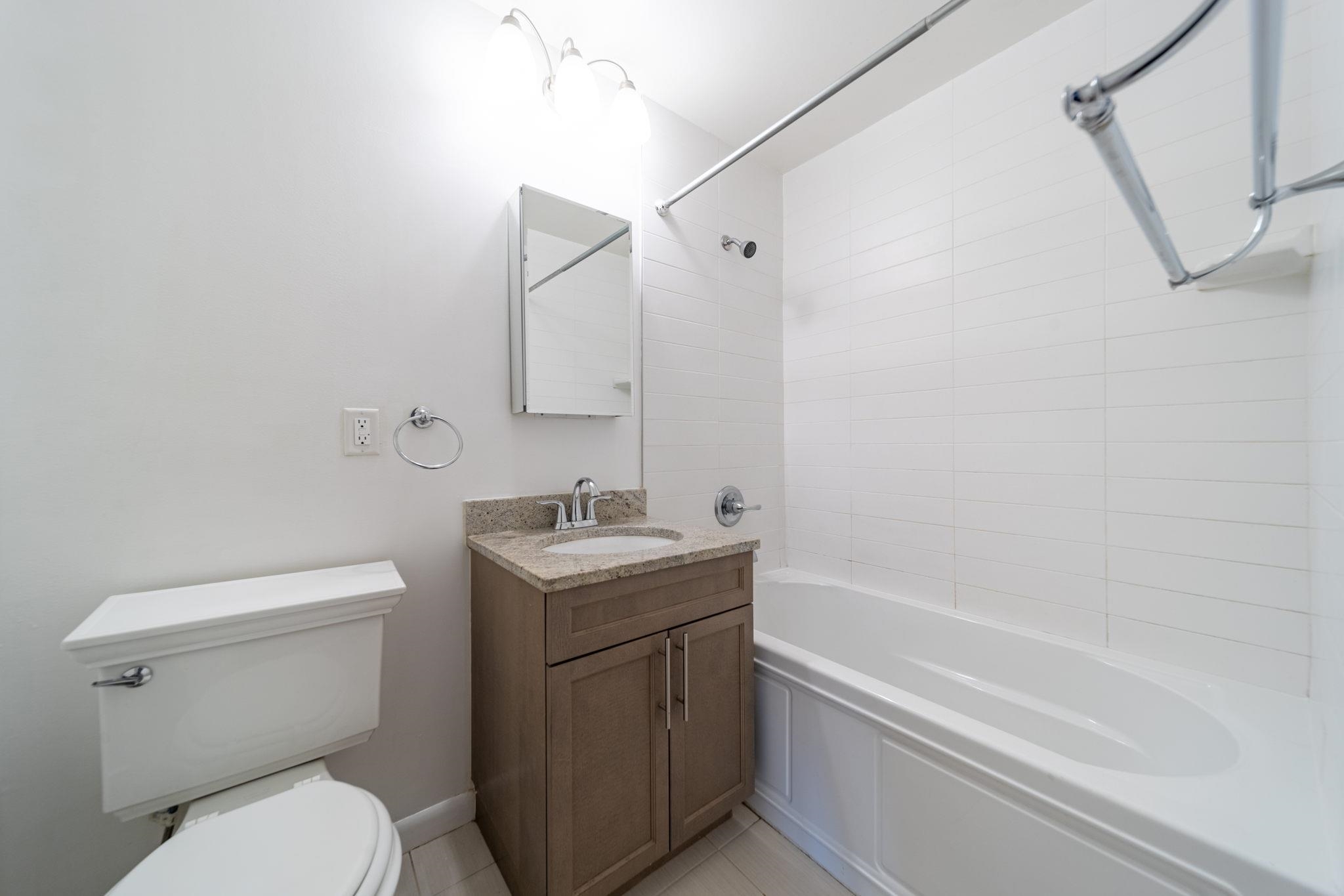 187 WAYNE ST Unit: 211C