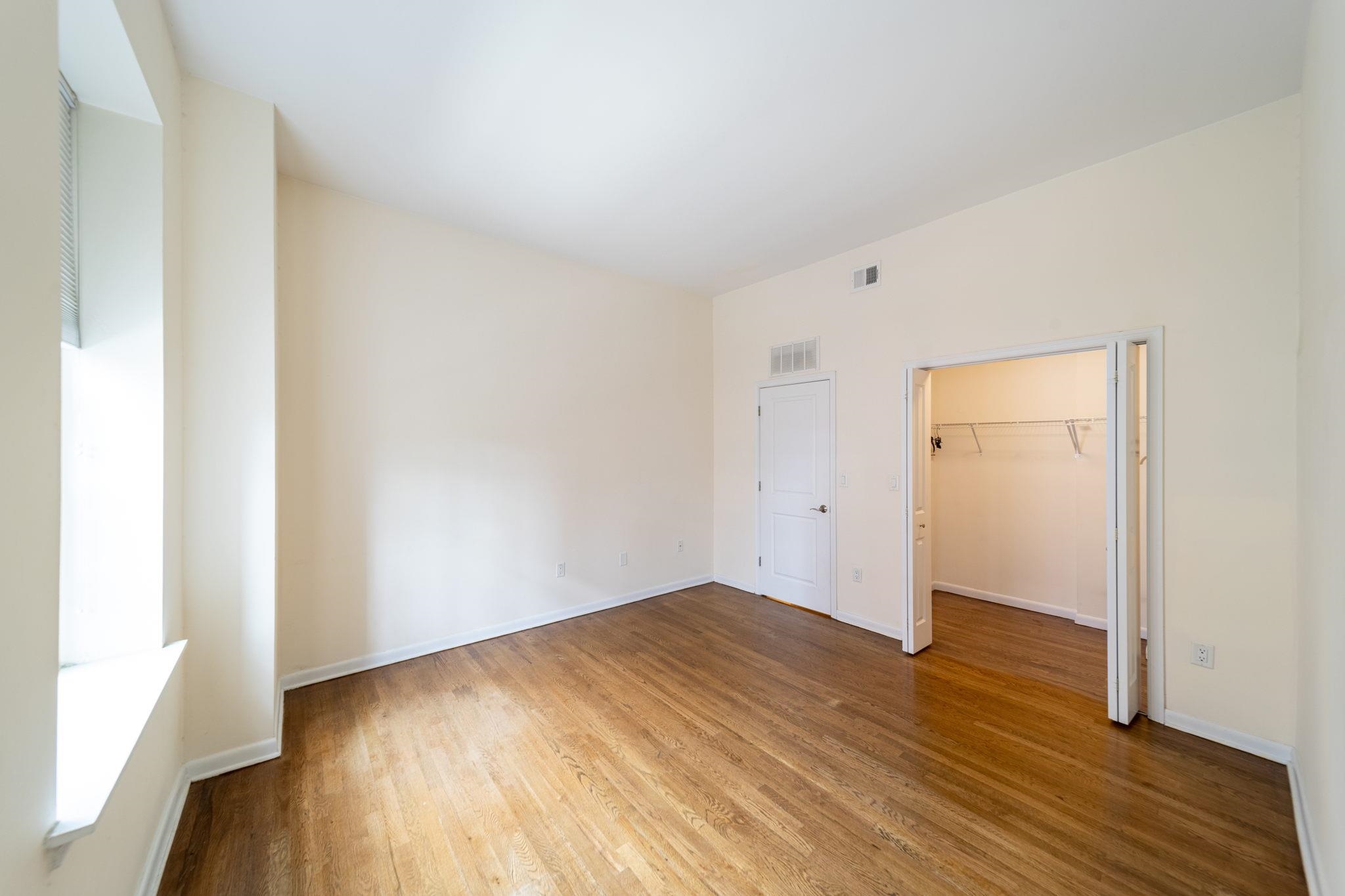 187 WAYNE ST Unit: 211C