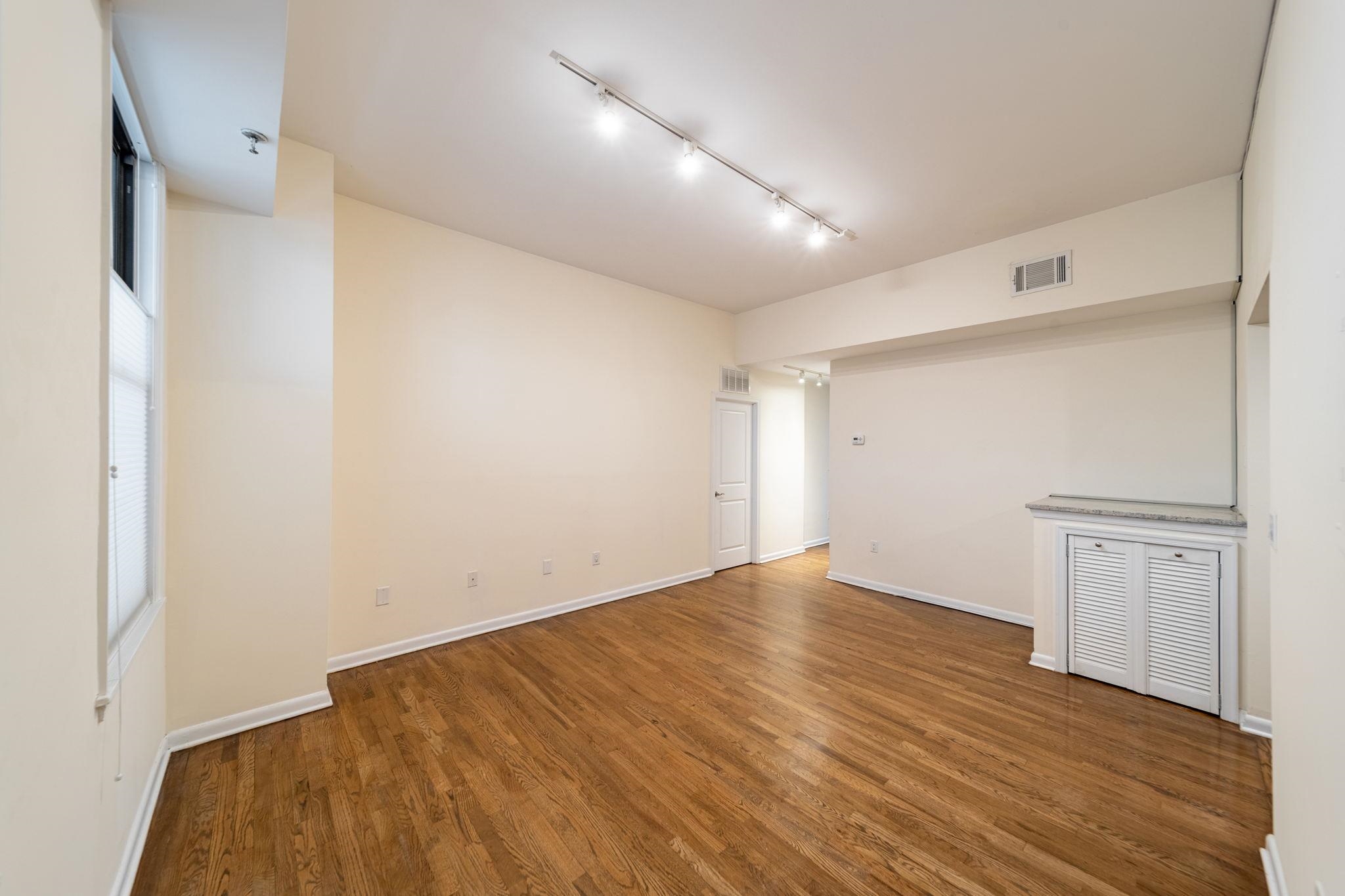 187 WAYNE ST Unit: 211C