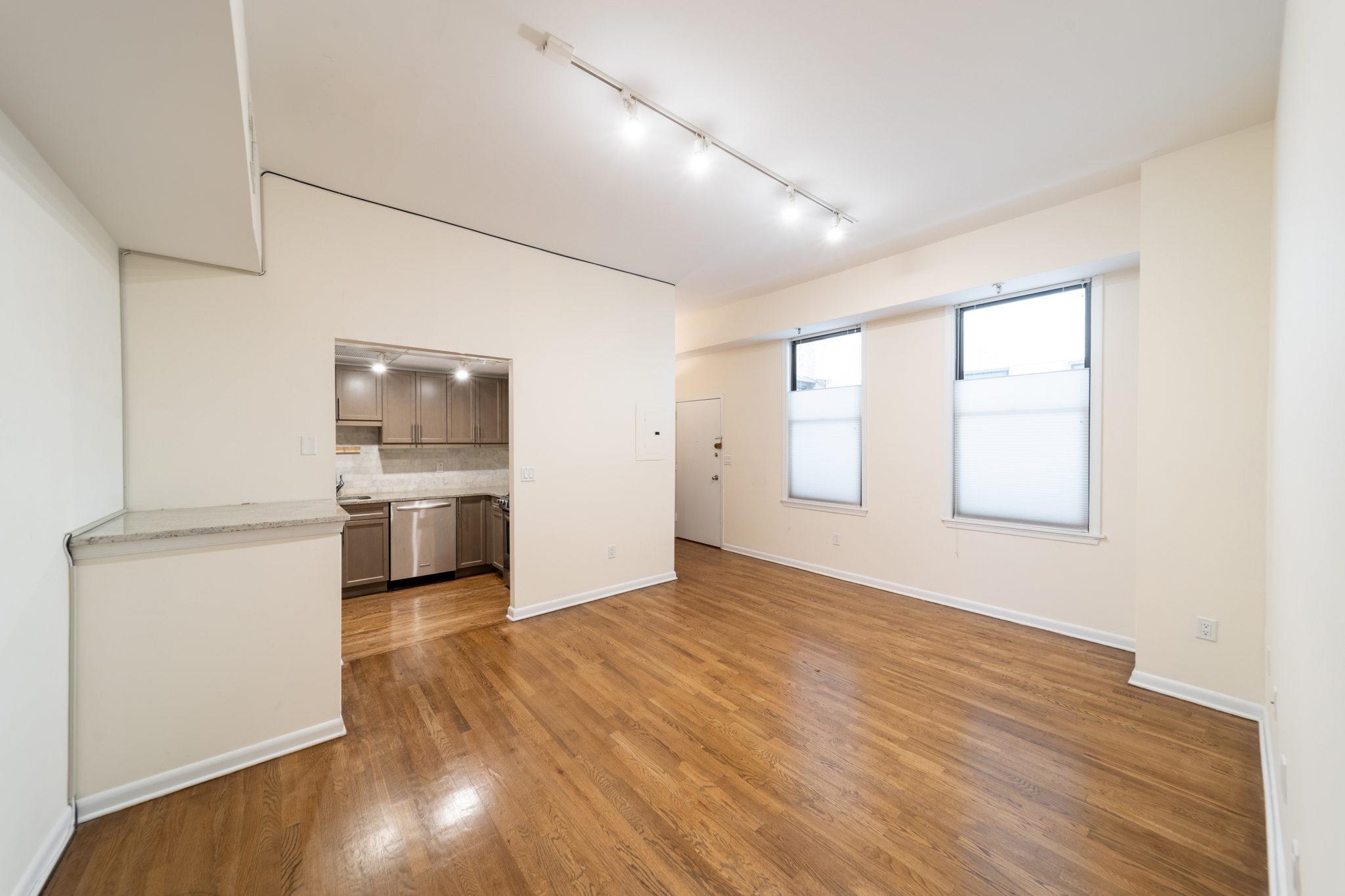187 WAYNE ST Unit: 211C