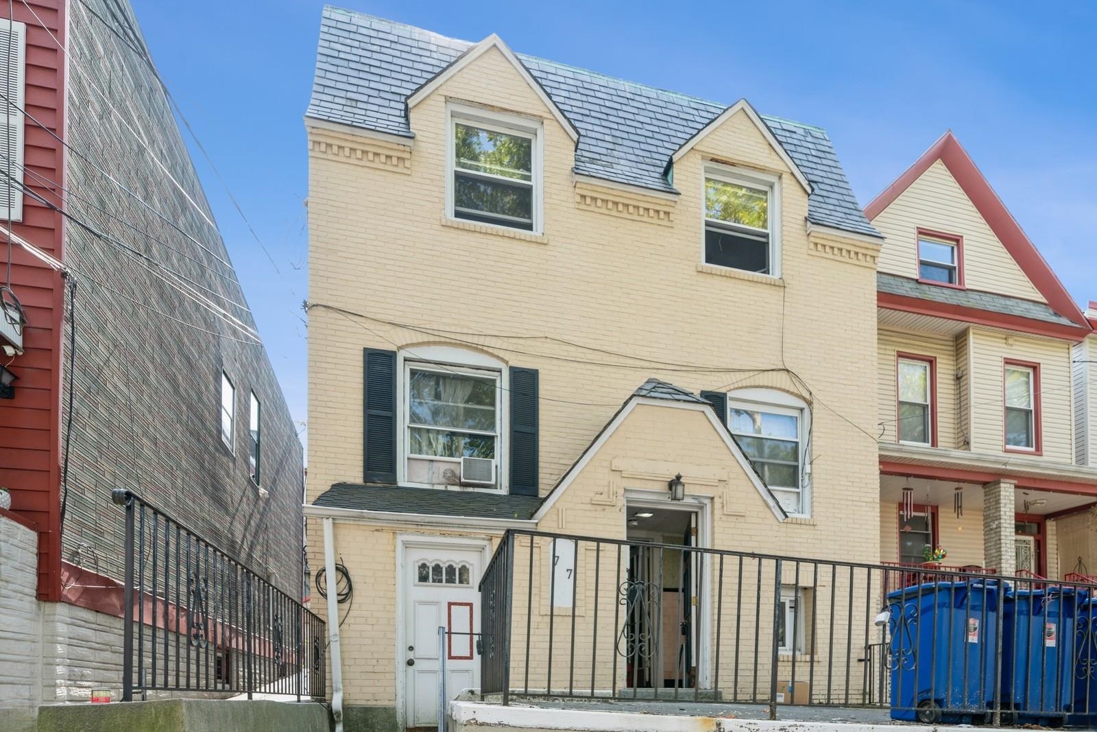 77 HAGUE ST