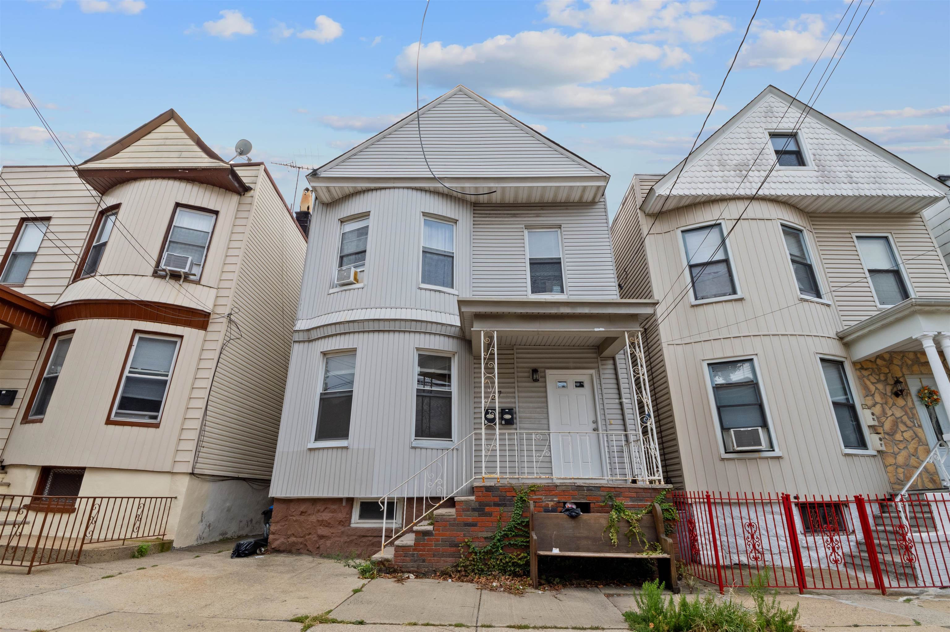 27 CHARLES ST Unit: 1