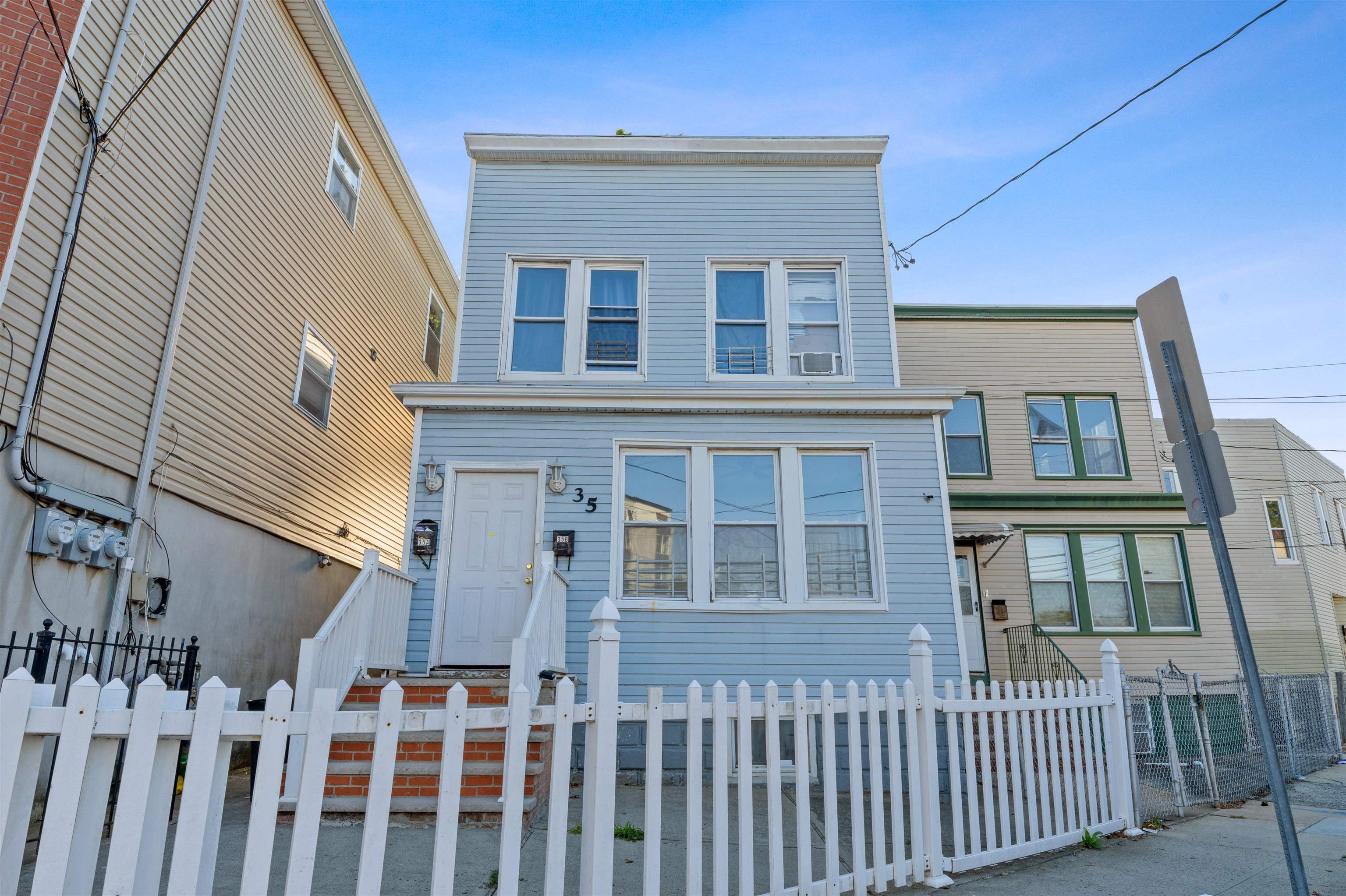 35 MCADOO AVE Unit: 1