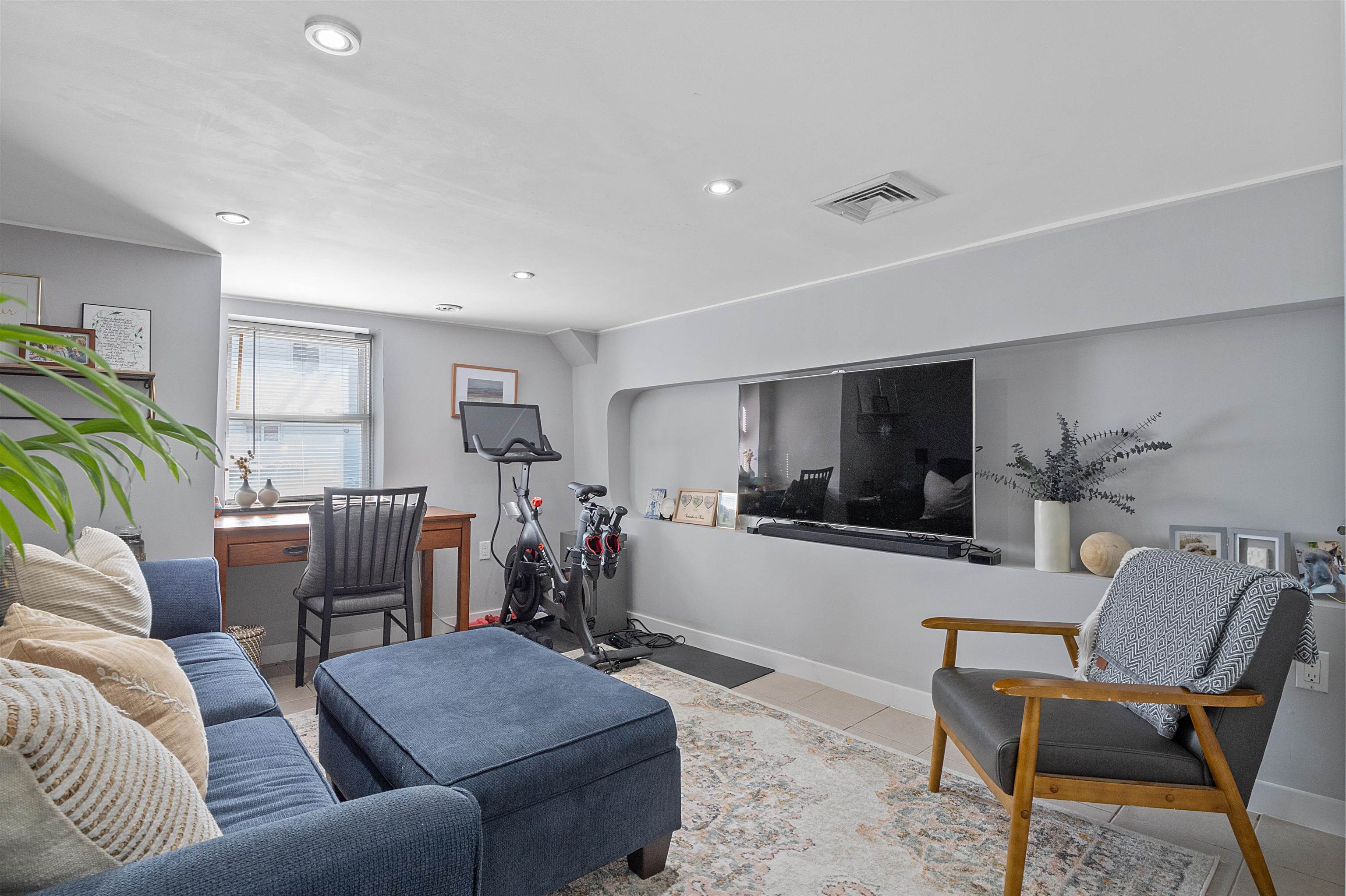 14 19TH ST Unit: 1