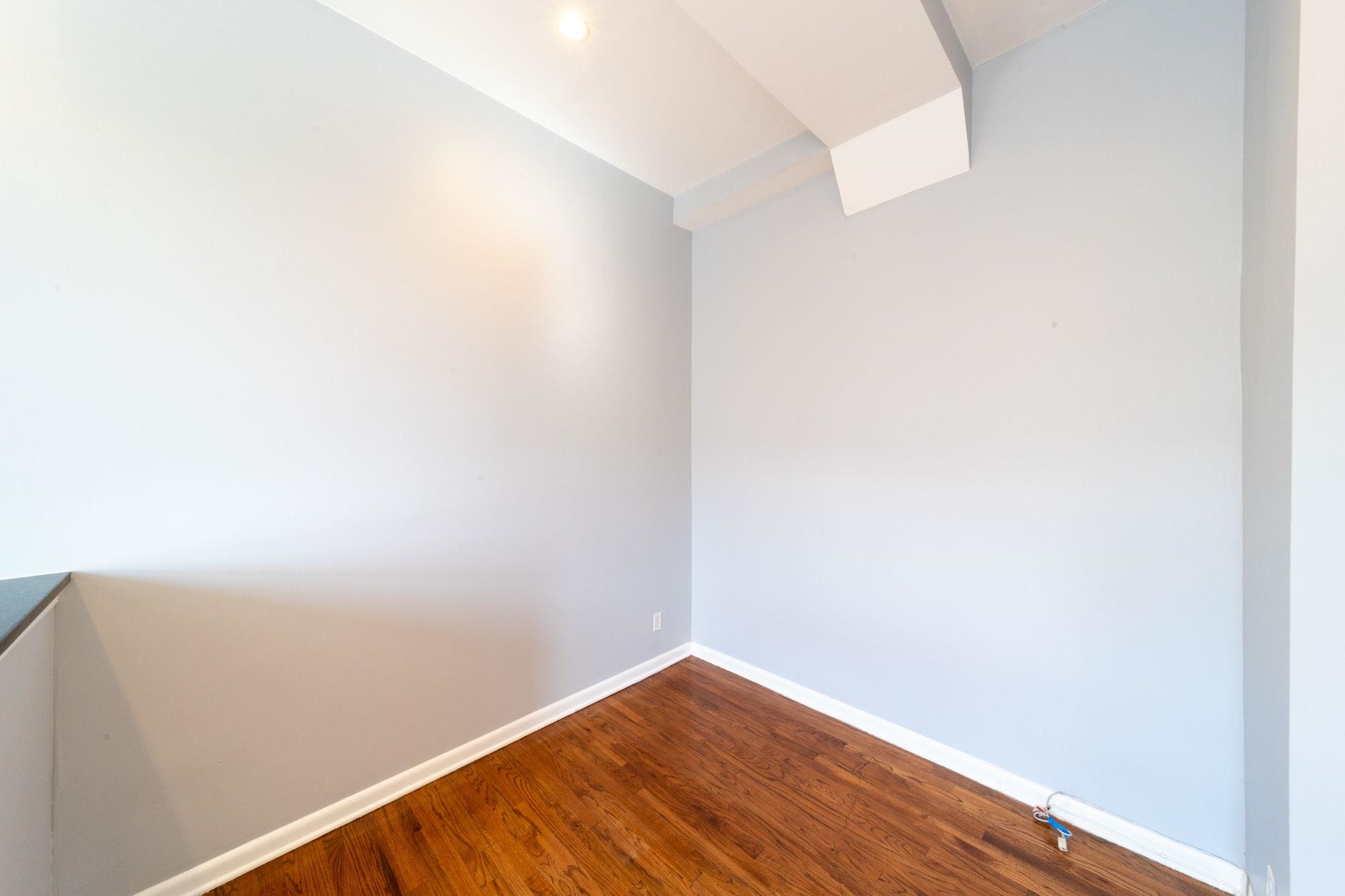 186 WAYNE ST Unit: 219D