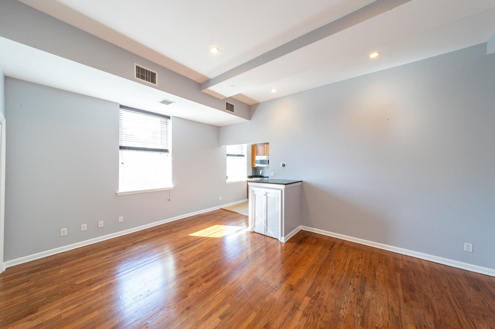 186 WAYNE ST Unit: 219D