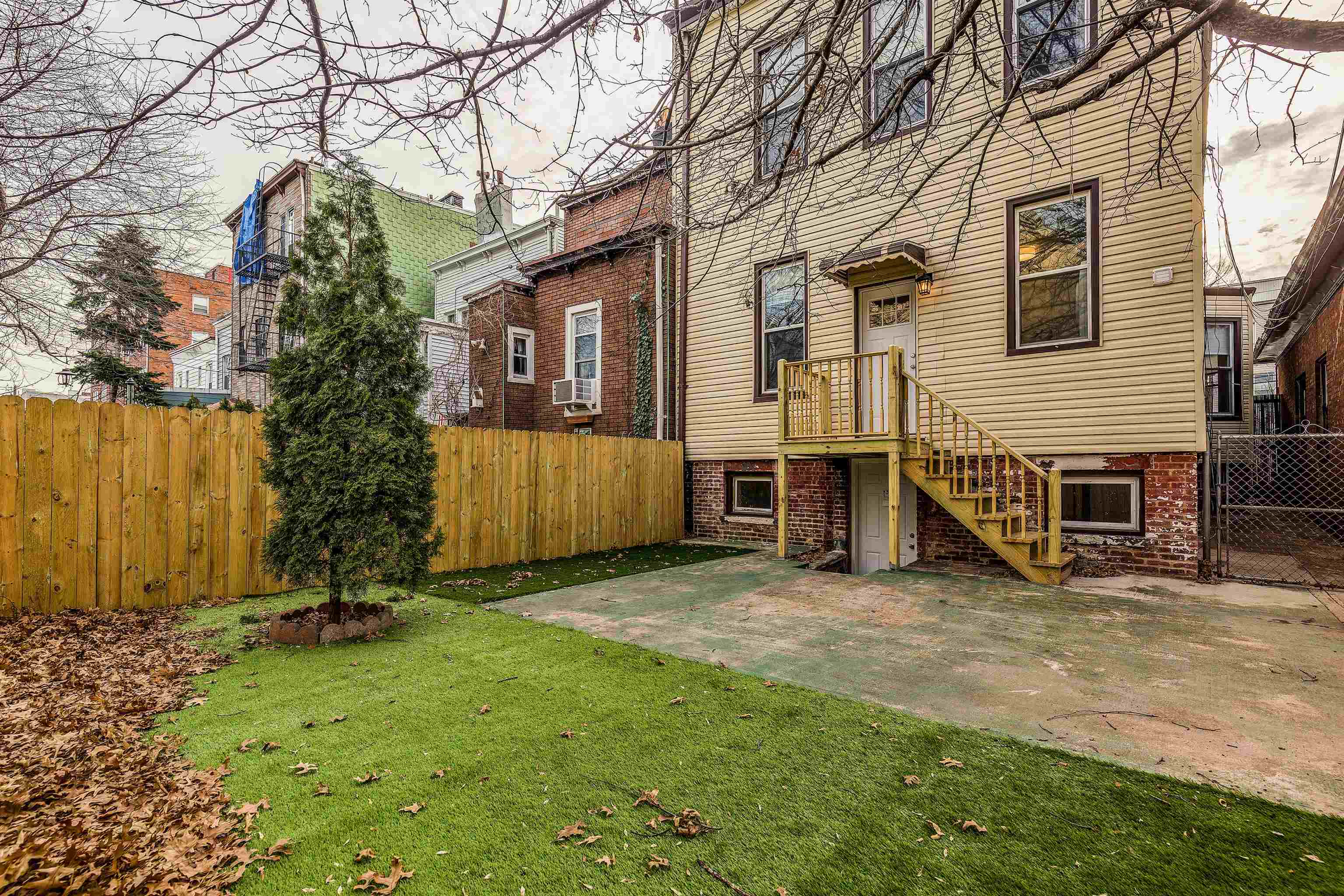 174 BOWERS ST