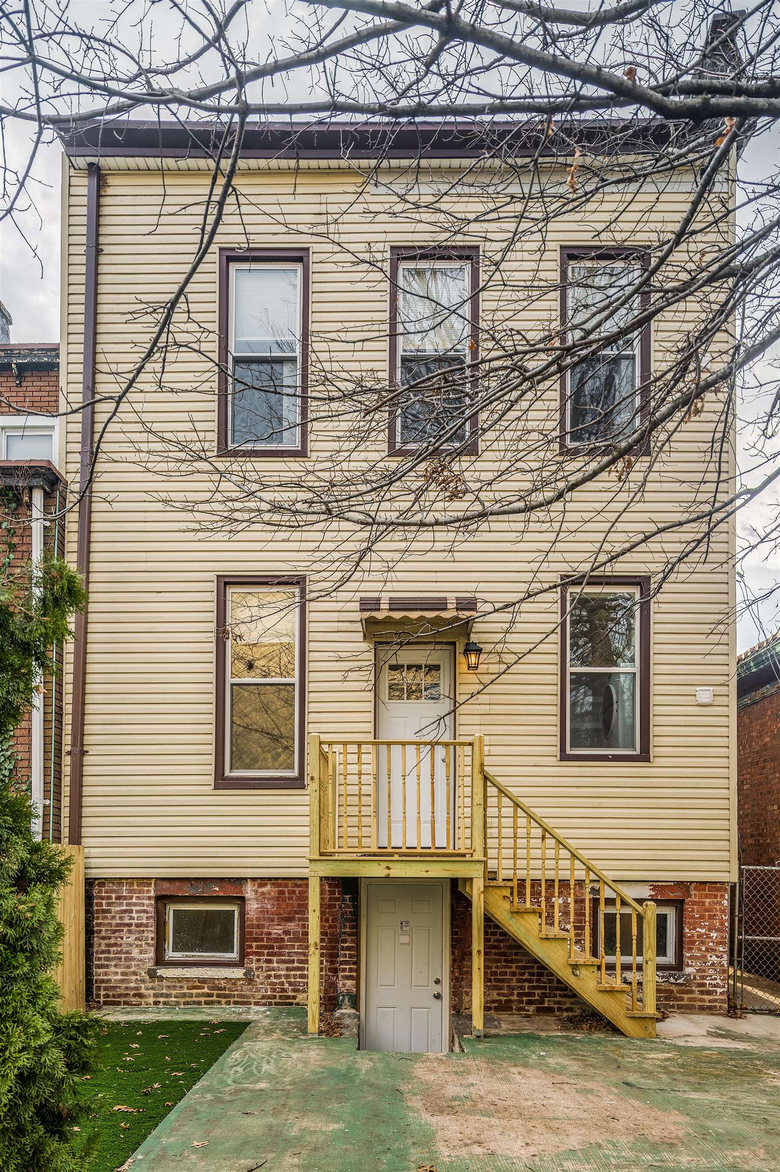 174 BOWERS ST