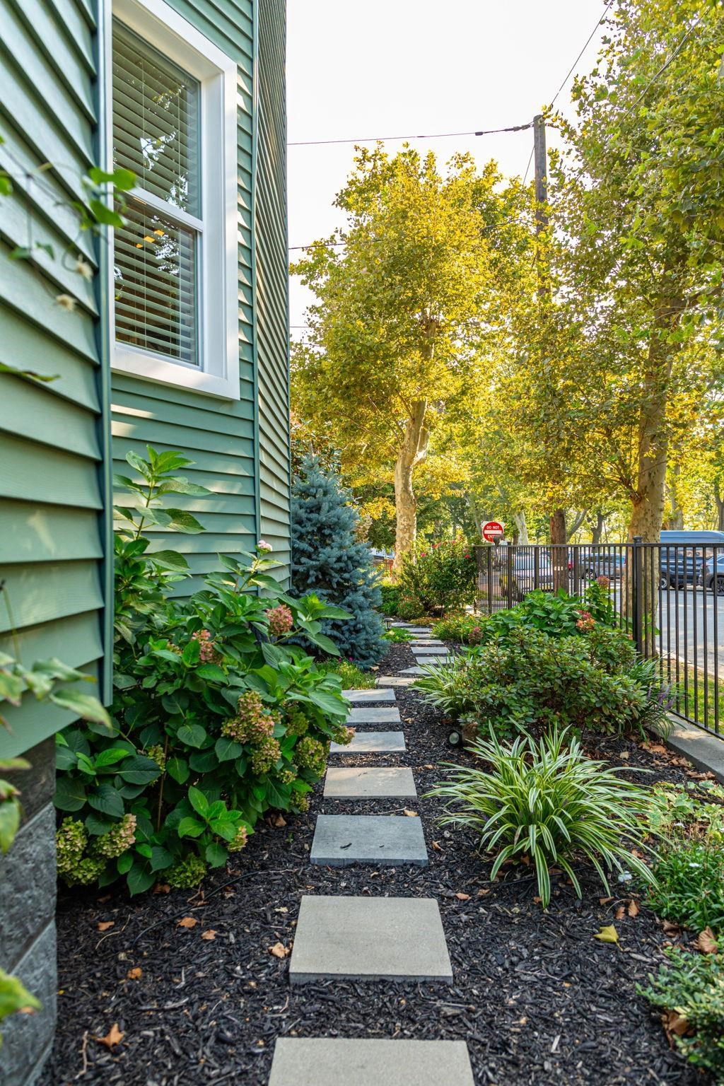 76 CONDICT ST
