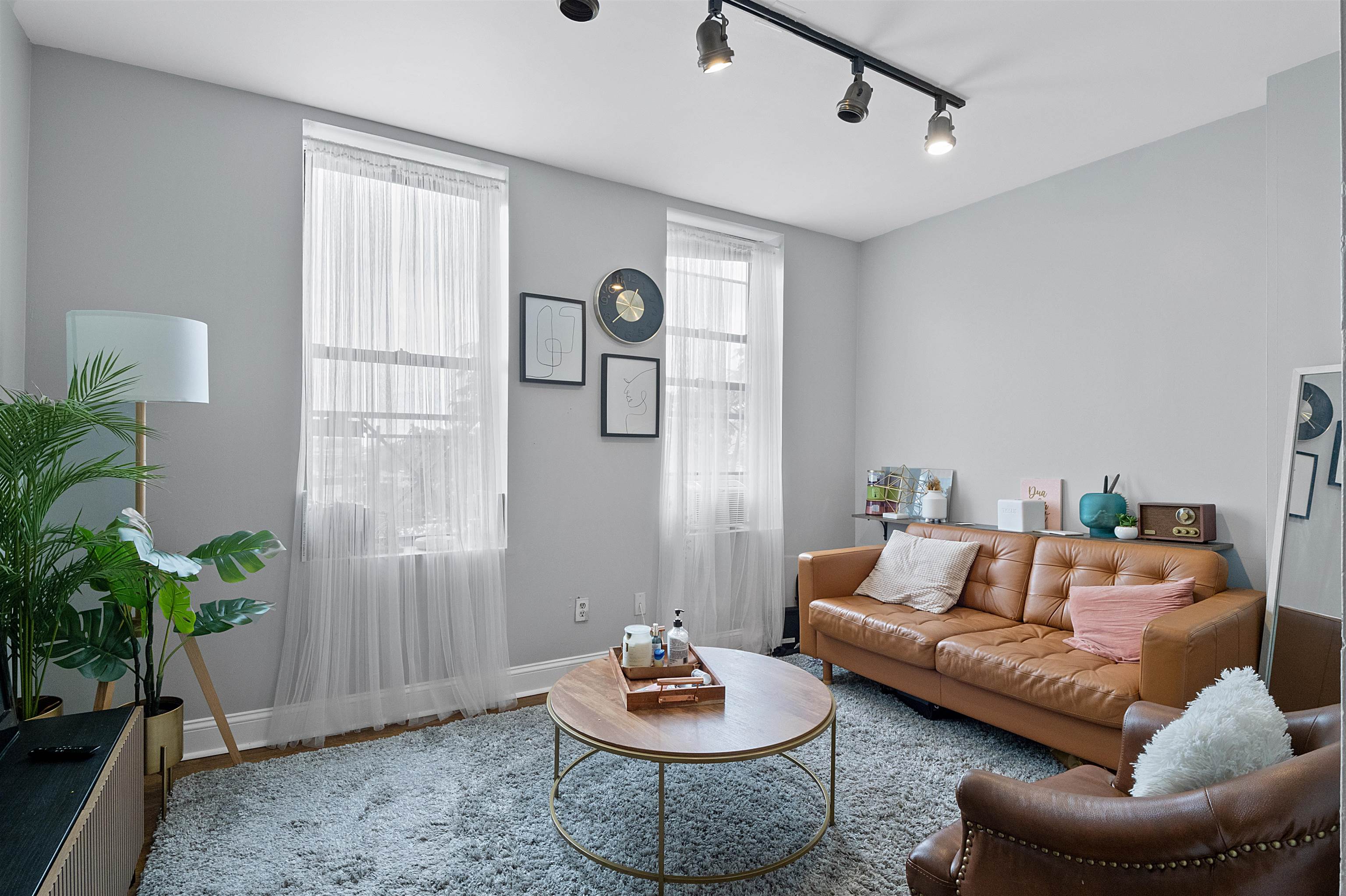 224 48TH ST Unit: 4H