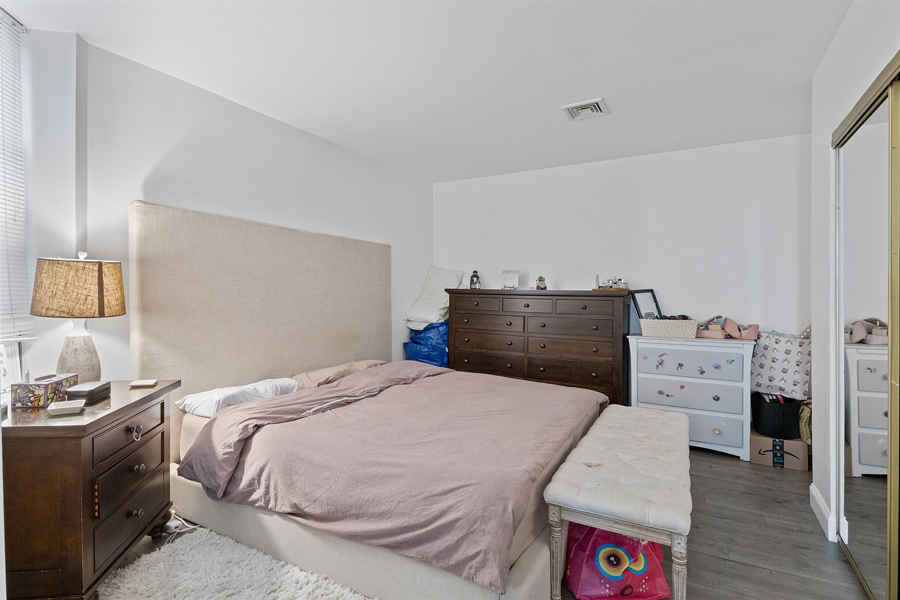 224 48TH ST Unit: 4H