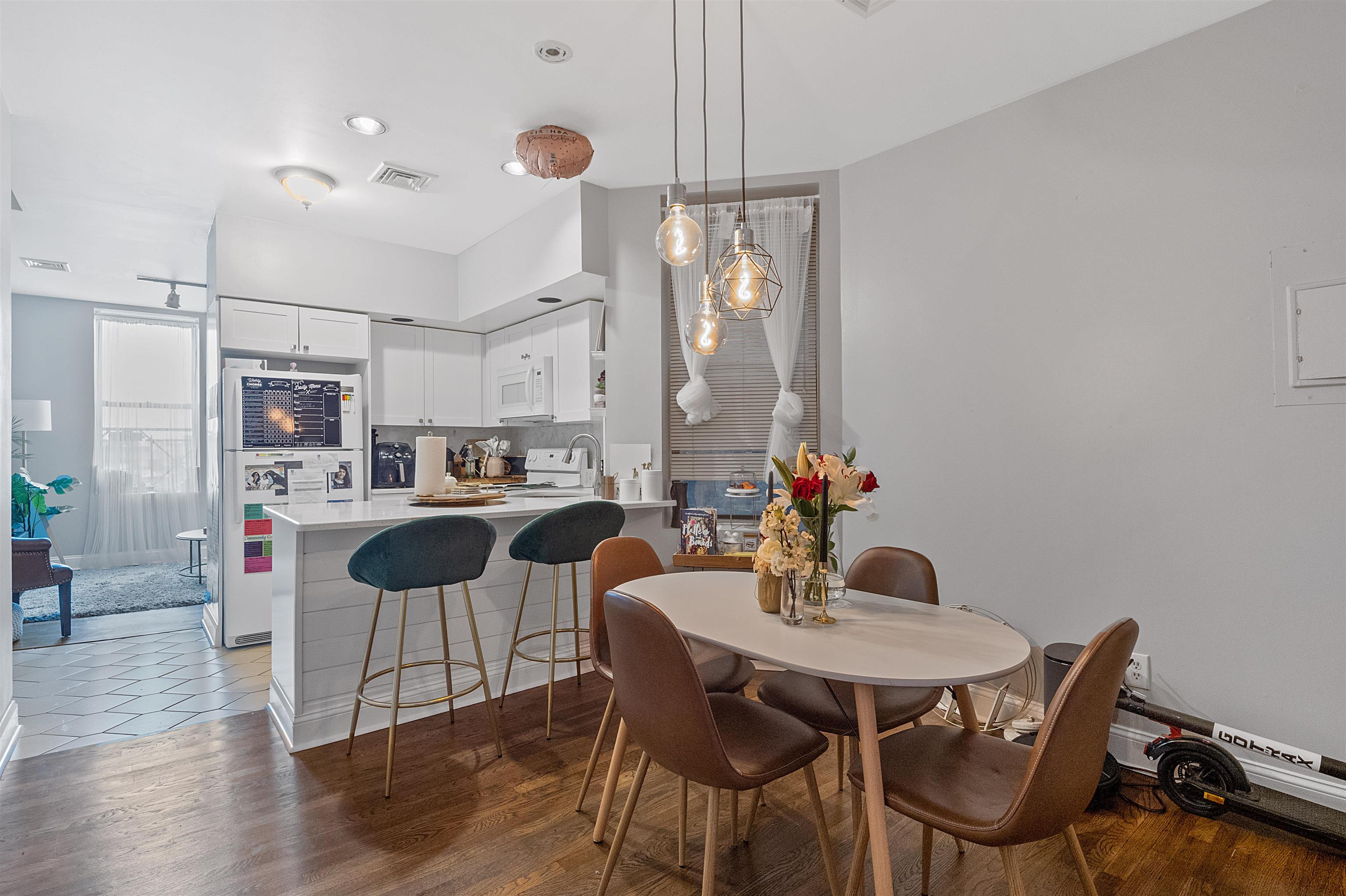 224 48TH ST Unit: 4H