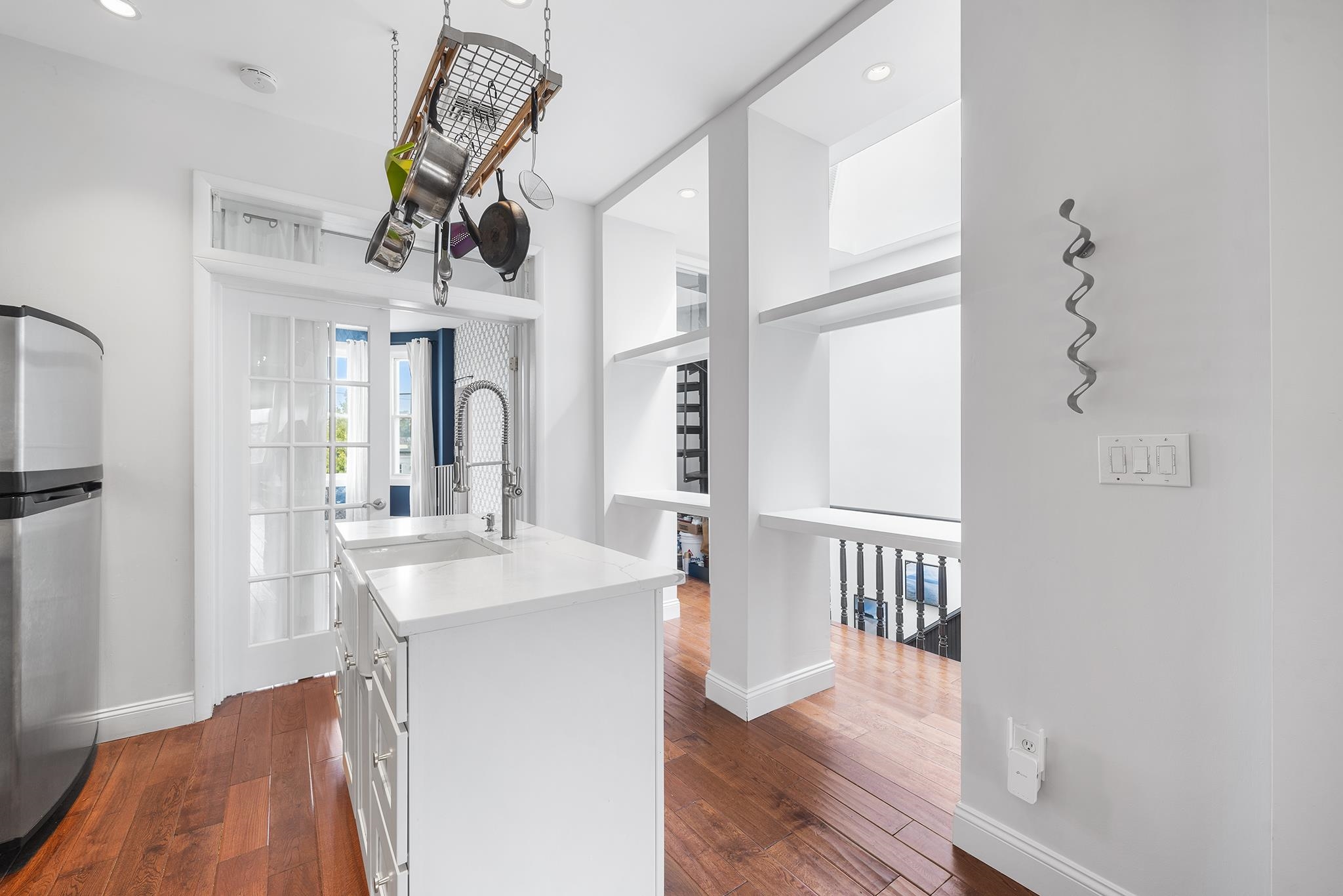 245 GRIFFITH ST Unit: 3