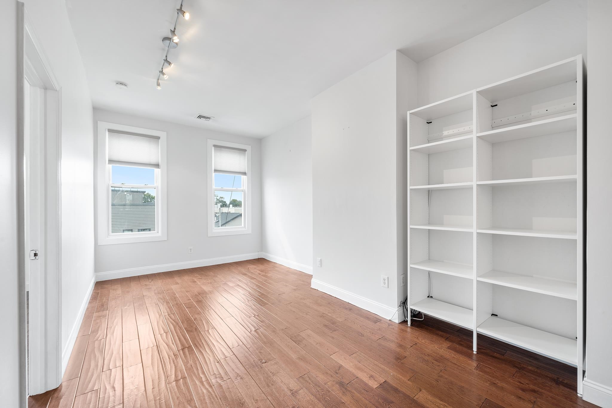 245 GRIFFITH ST Unit: 3