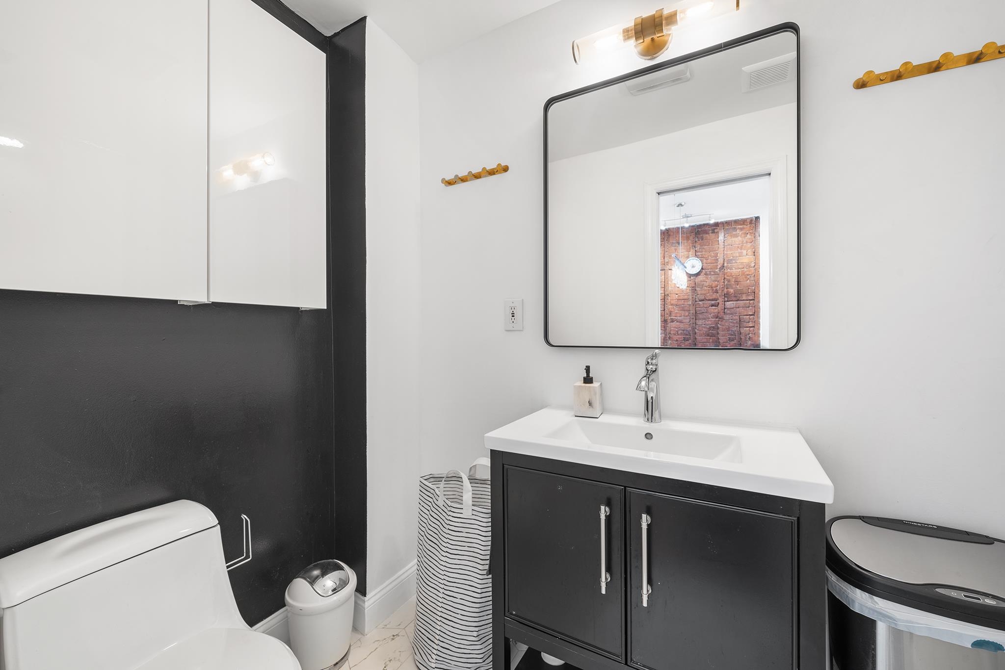 245 GRIFFITH ST Unit: 3