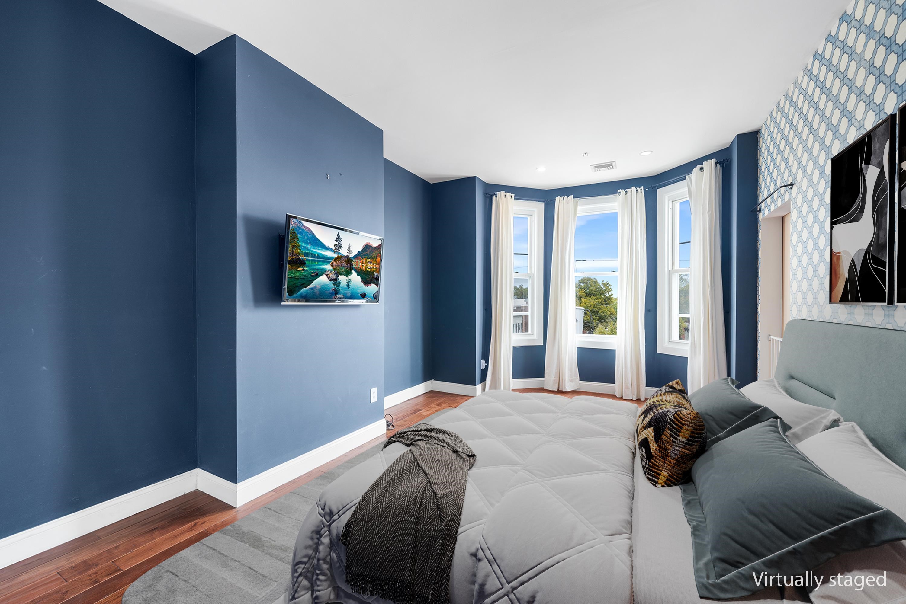 245 GRIFFITH ST Unit: 3