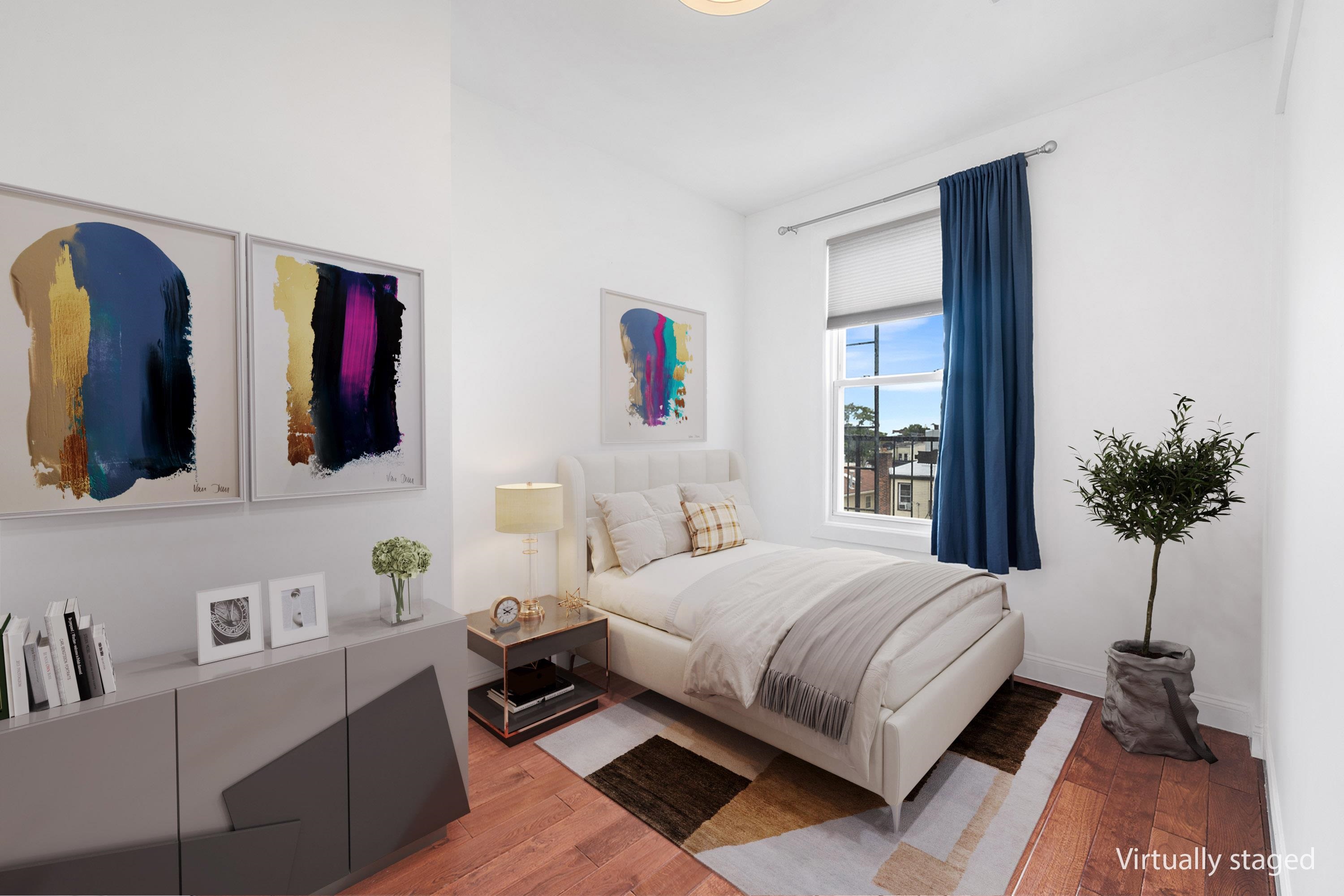 245 GRIFFITH ST Unit: 3