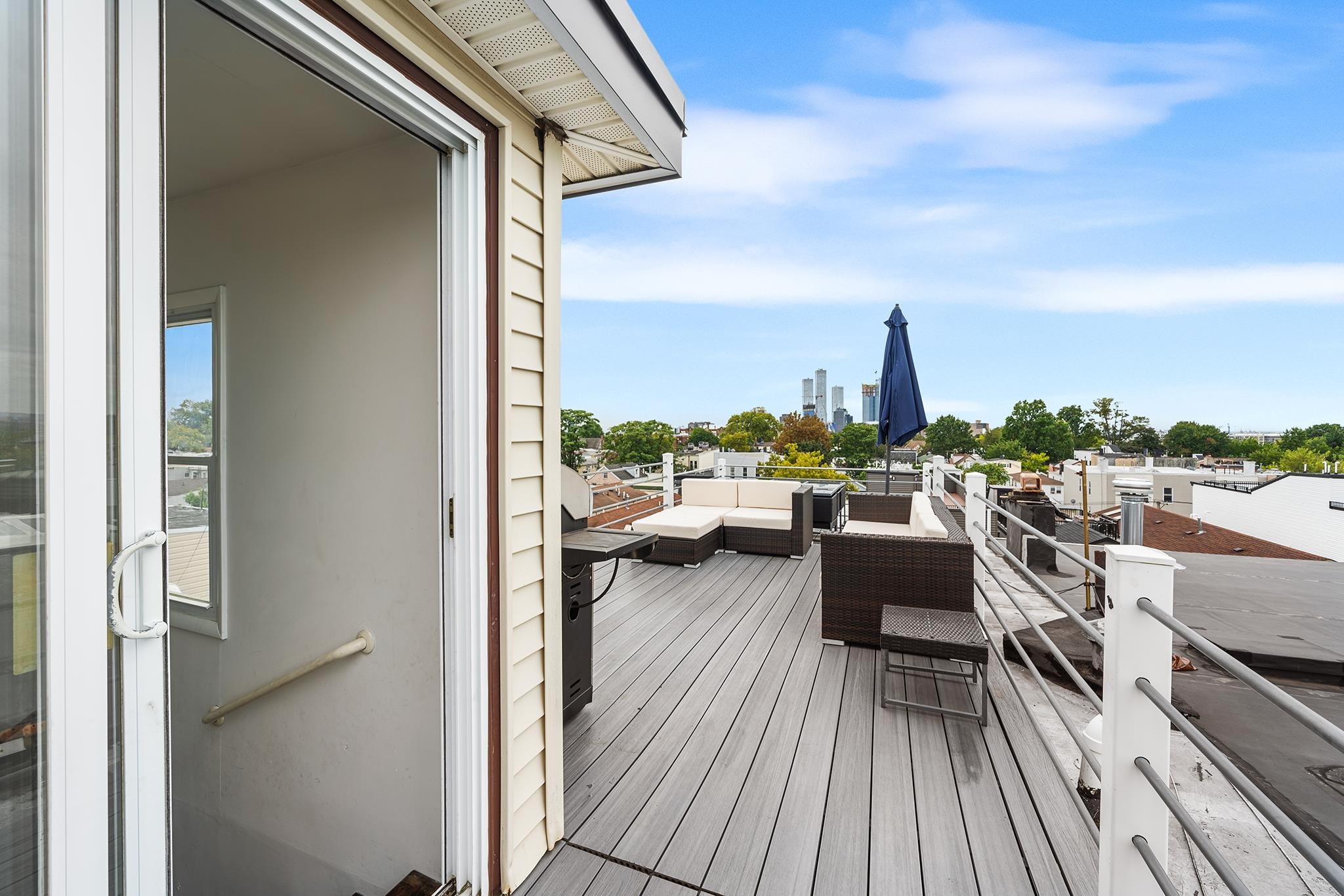 245 GRIFFITH ST Unit: 3