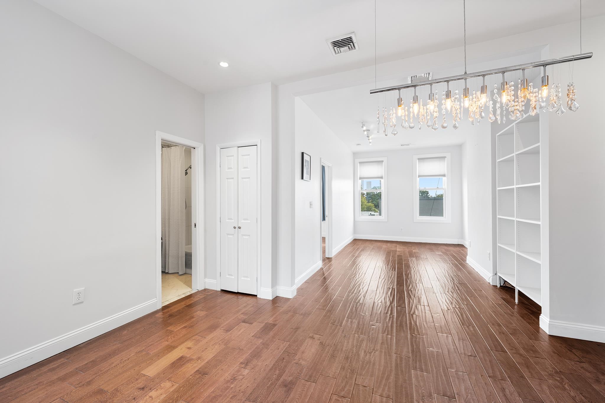 245 GRIFFITH ST Unit: 3