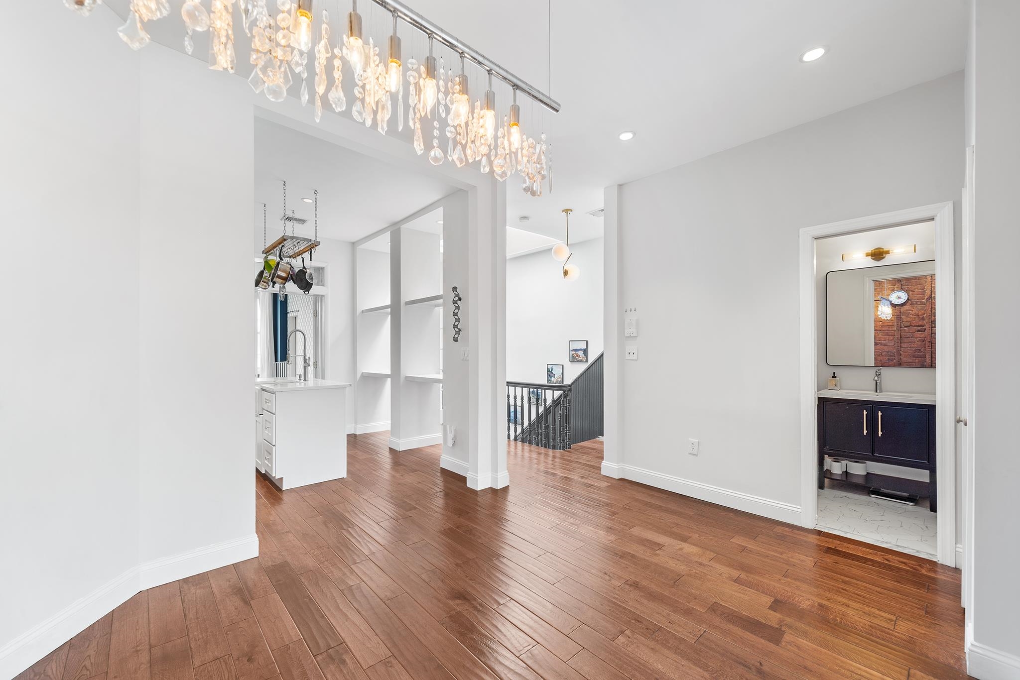 245 GRIFFITH ST Unit: 3