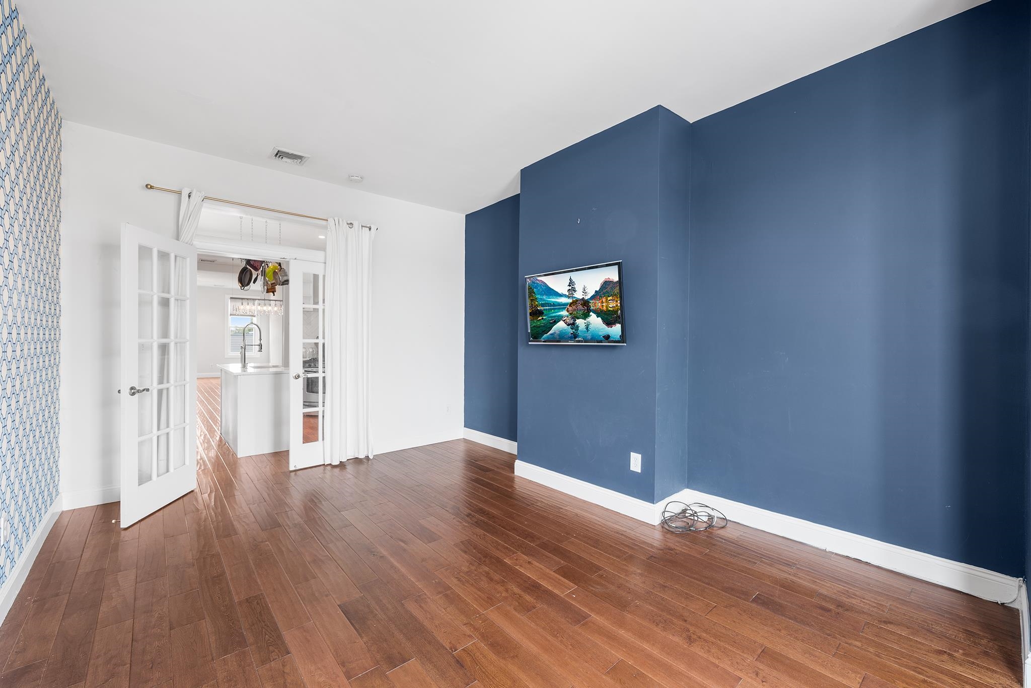 245 GRIFFITH ST Unit: 3