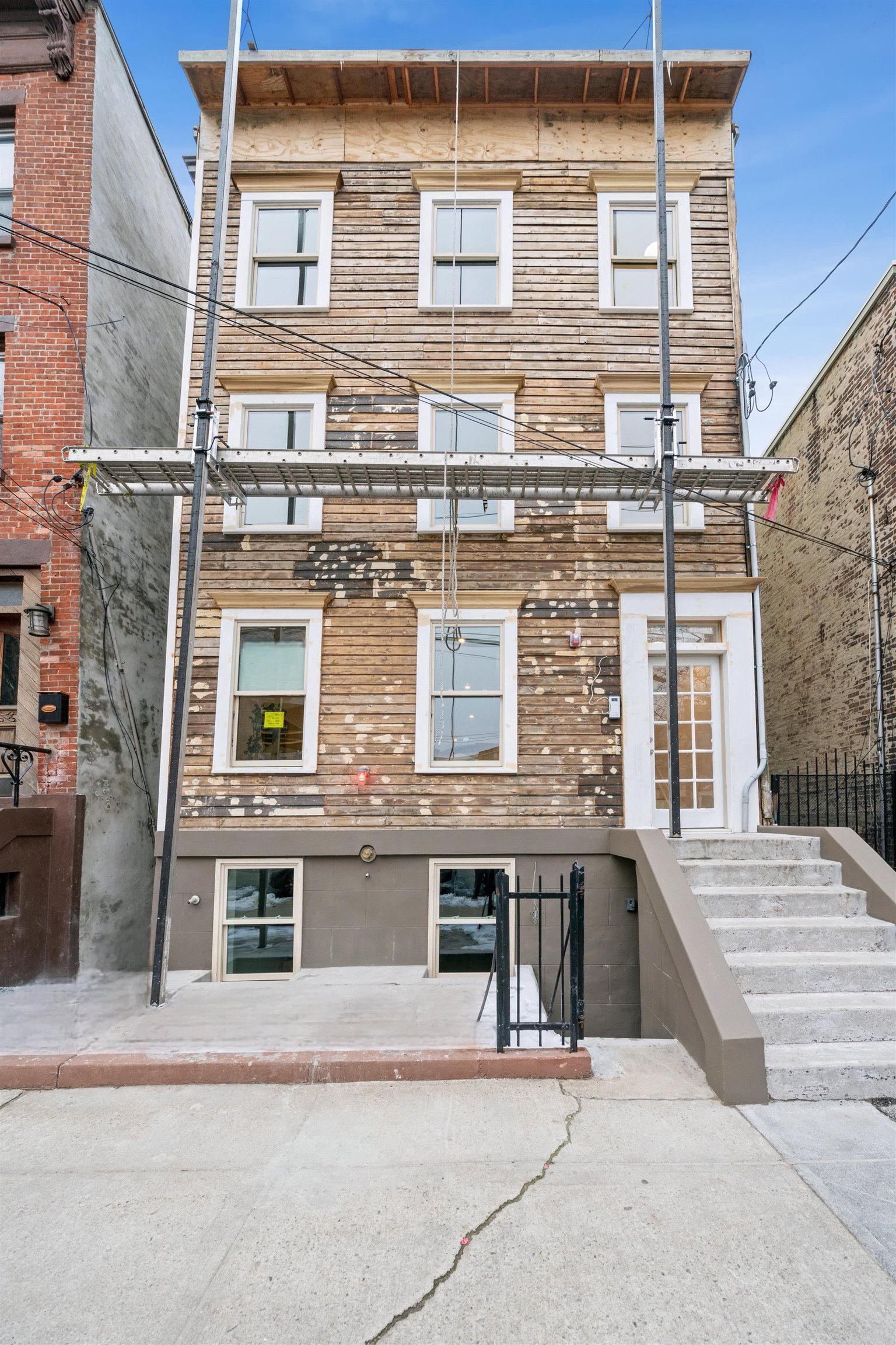 22 BRIGHT ST Unit: 3