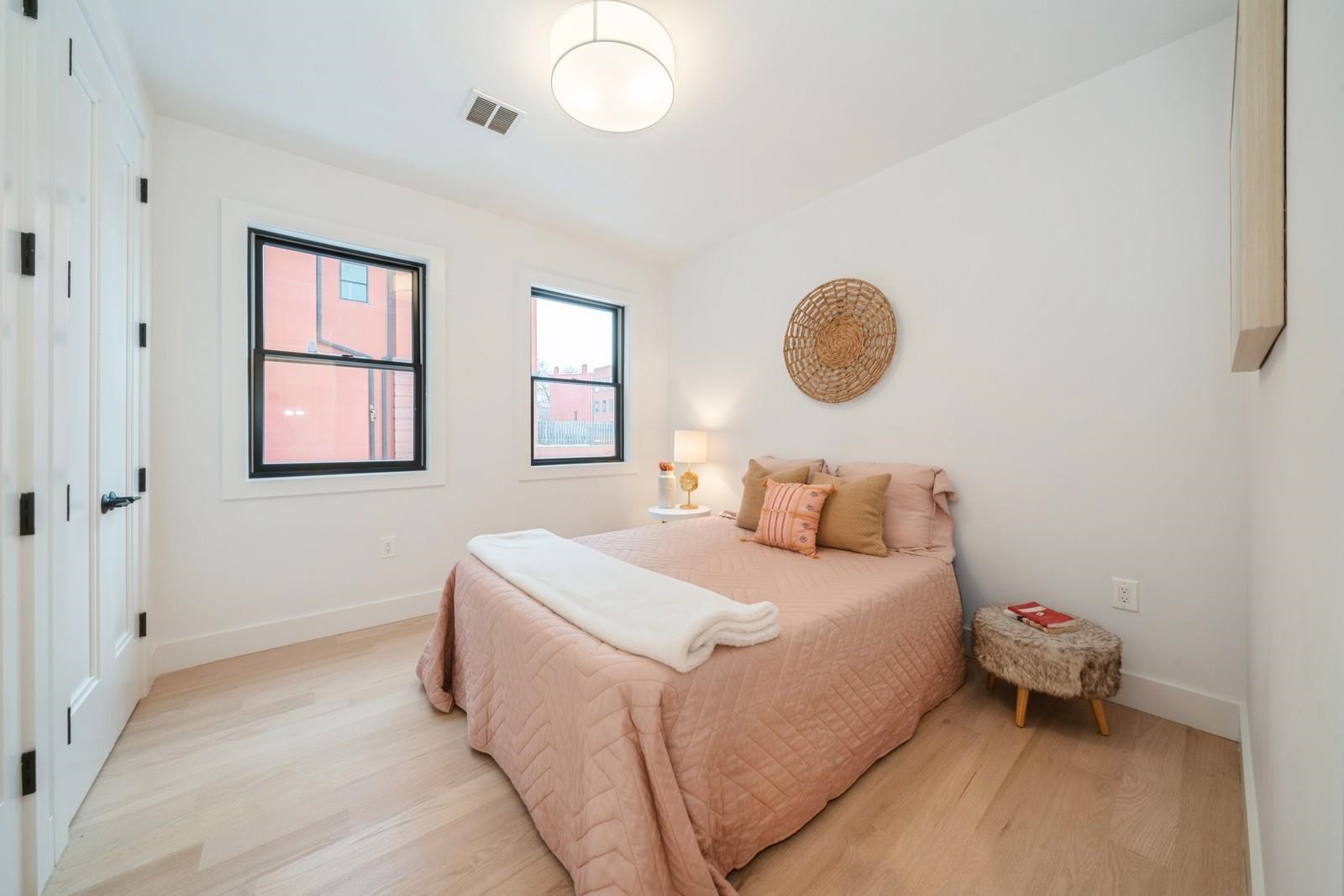22 BRIGHT ST Unit: 3