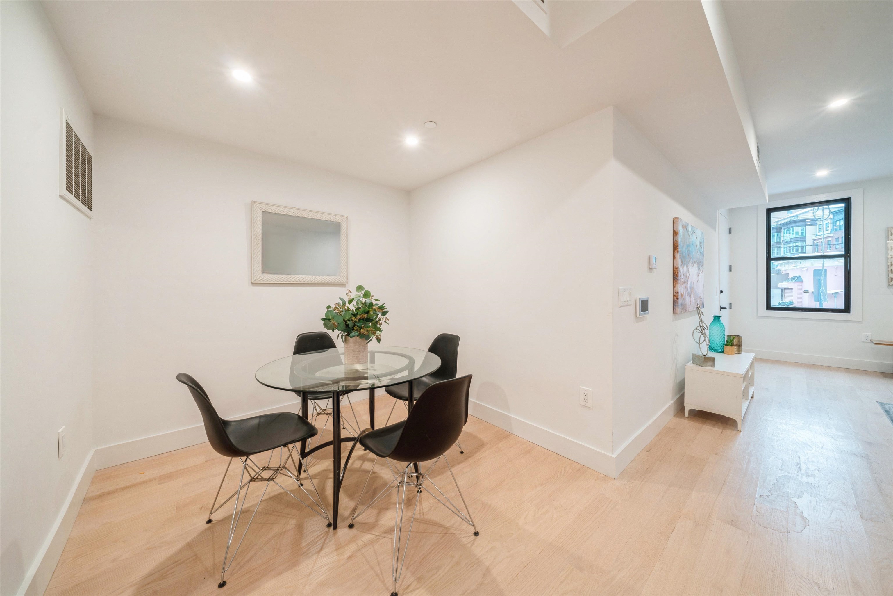 22 BRIGHT ST Unit: 3