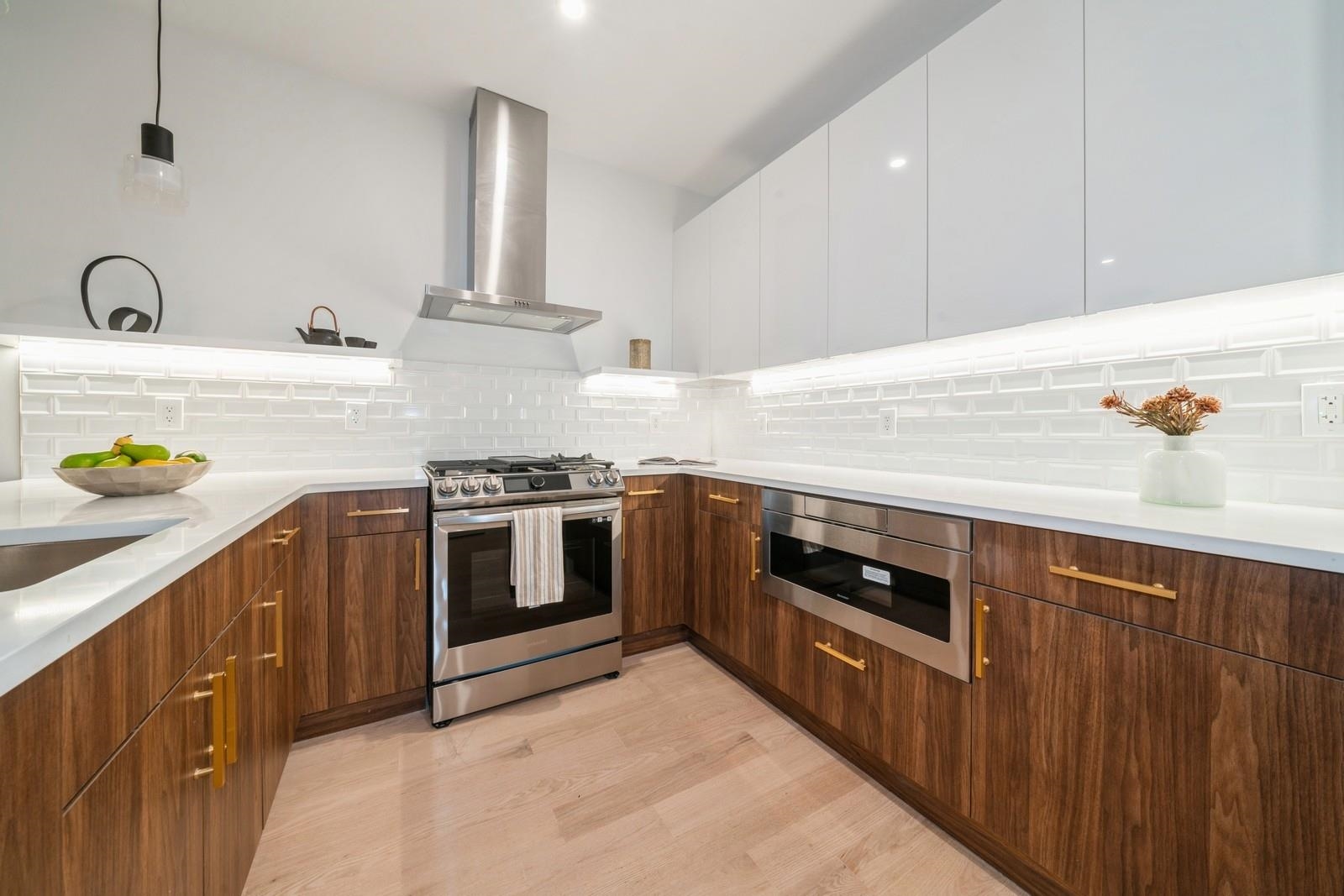 22 BRIGHT ST Unit: 3