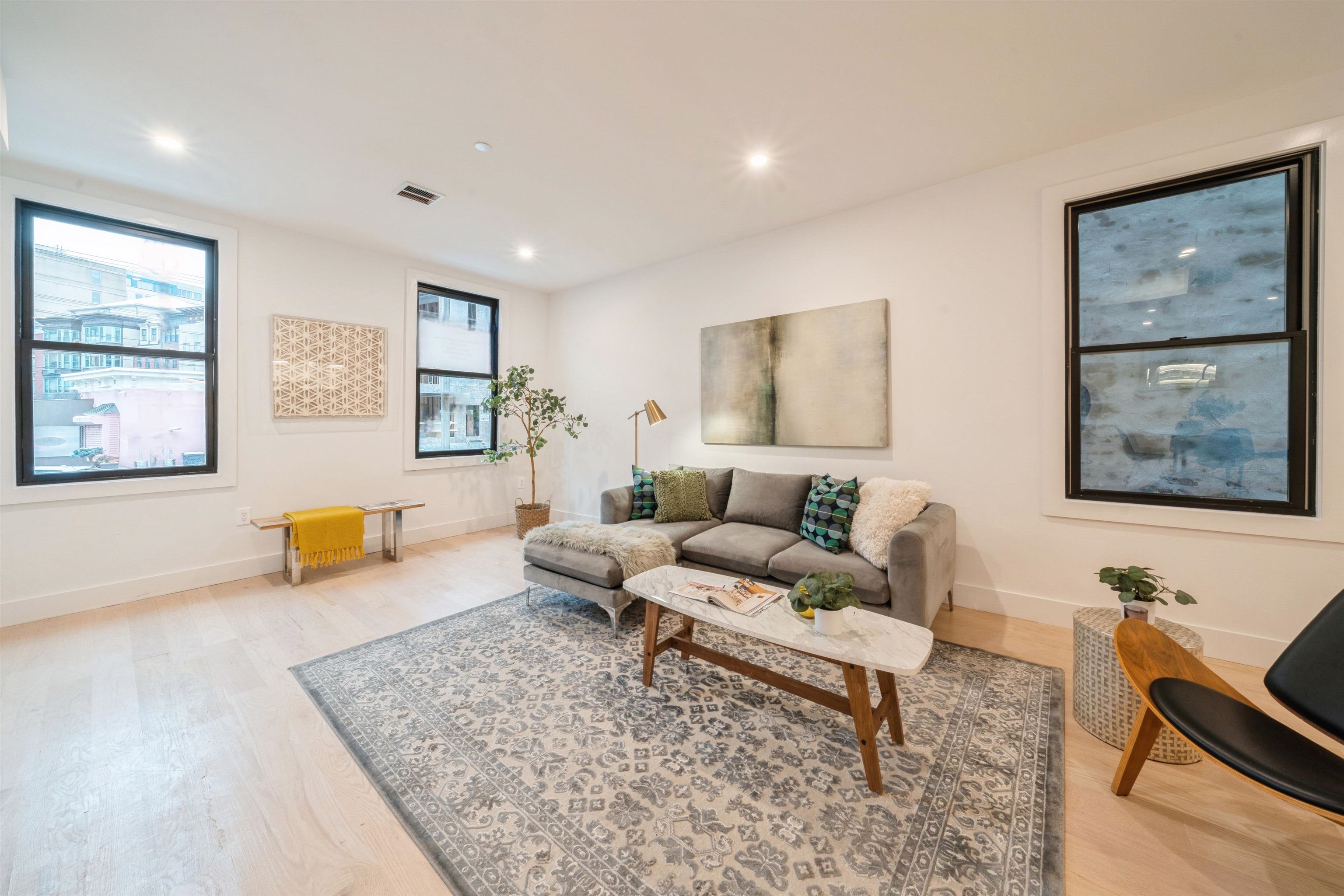 22 BRIGHT ST Unit: 3