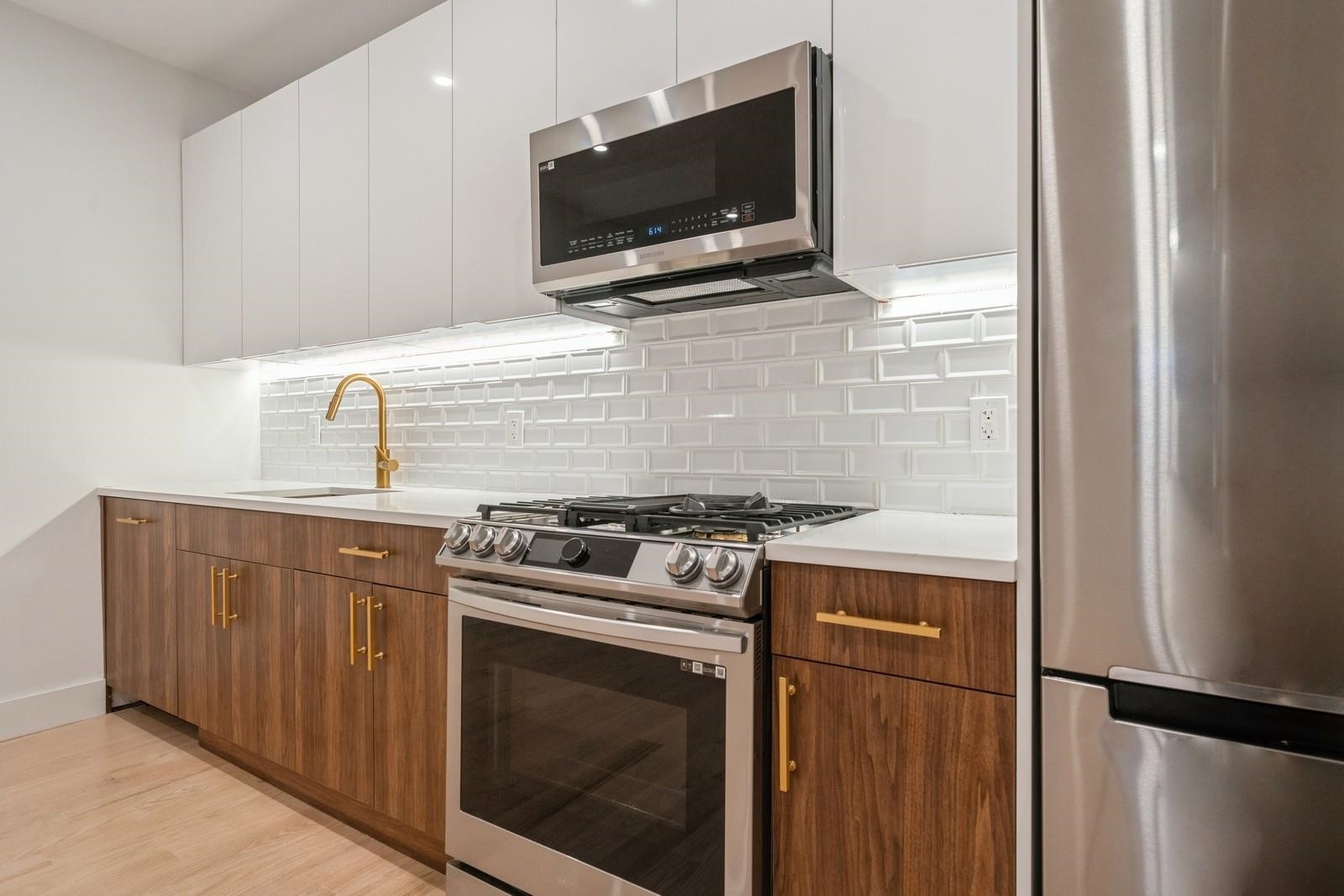 22 BRIGHT ST Unit: 4