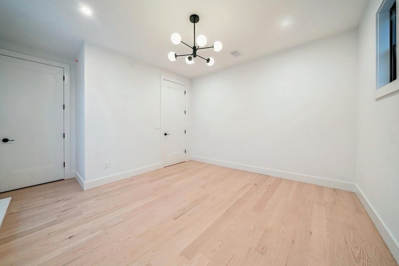 22 BRIGHT ST Unit: 4
