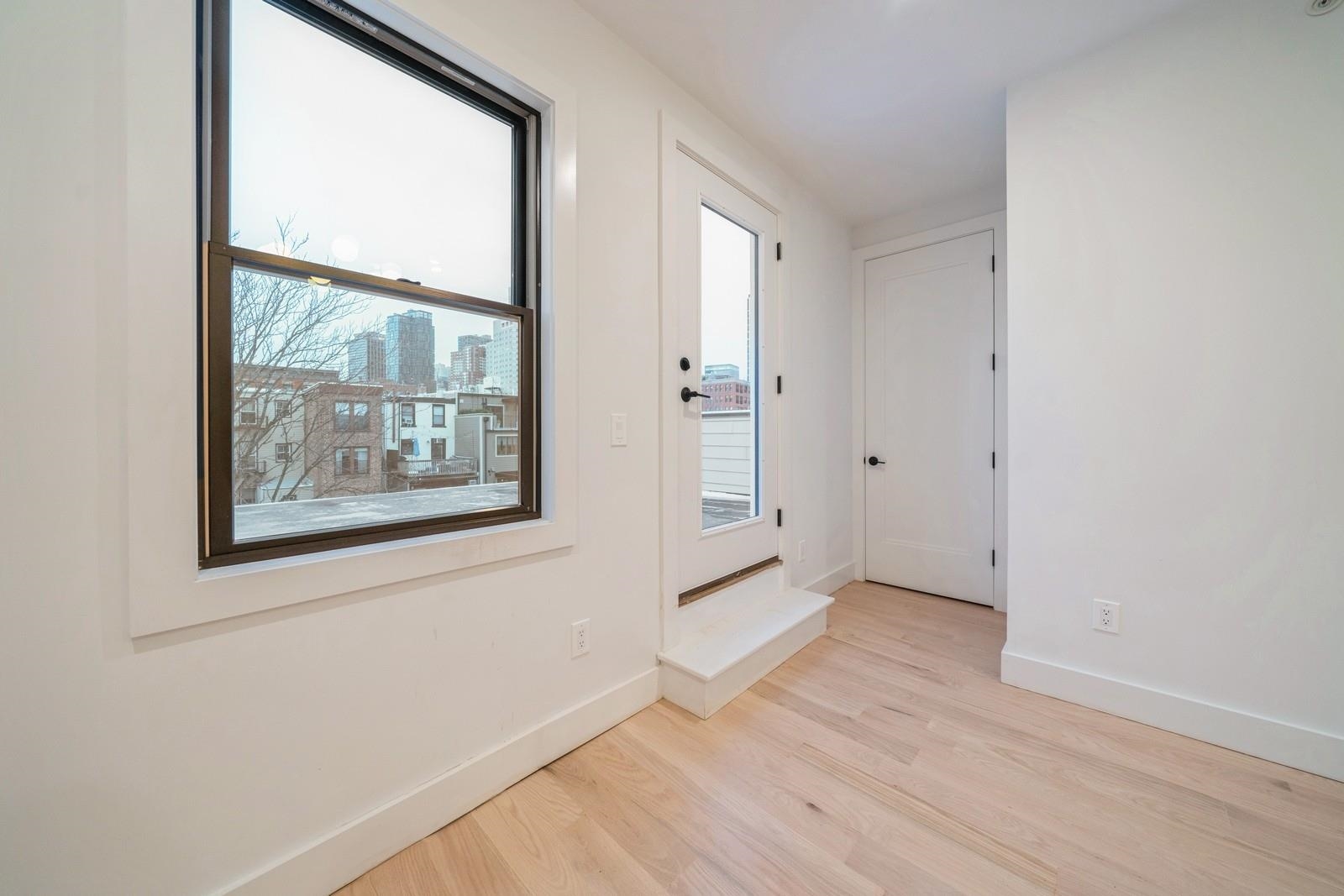 22 BRIGHT ST Unit: 4