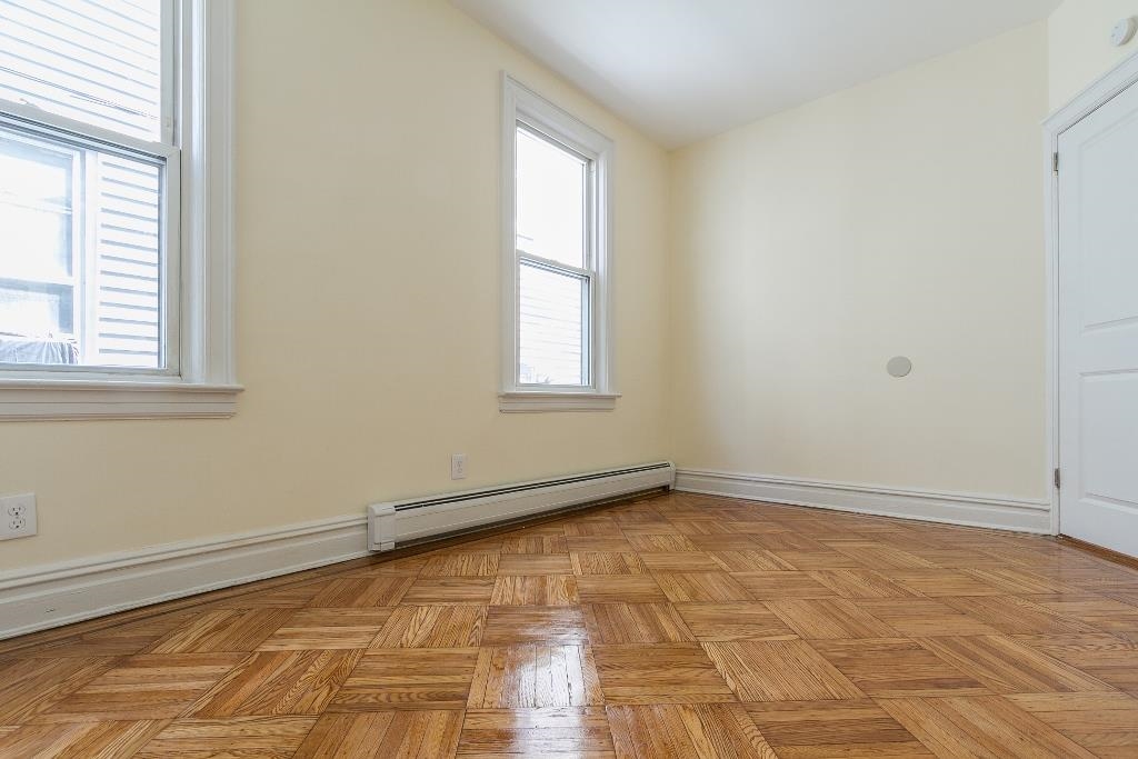 37B GAUTIER AVE