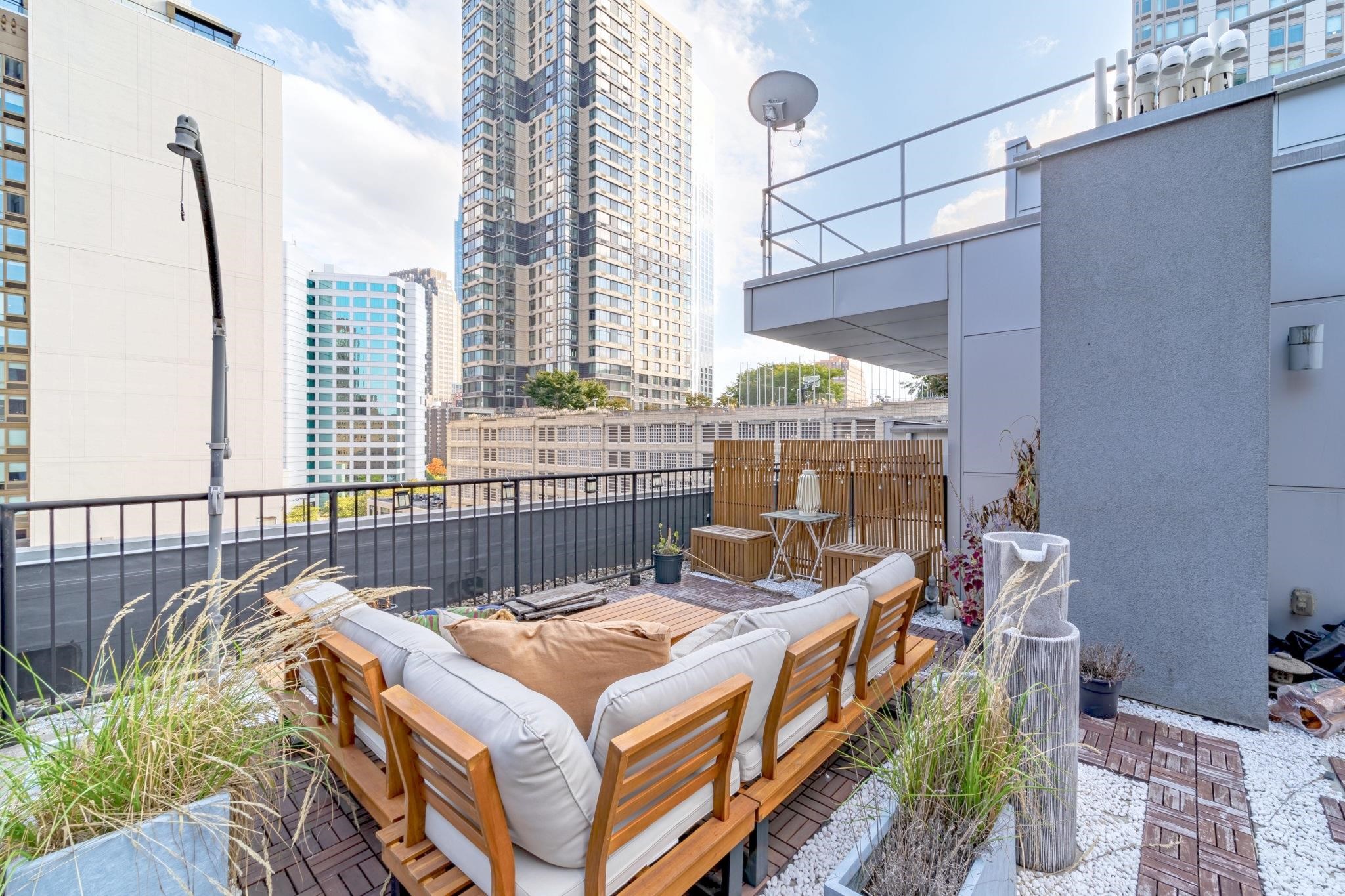 154 STEUBEN ST Unit: 702