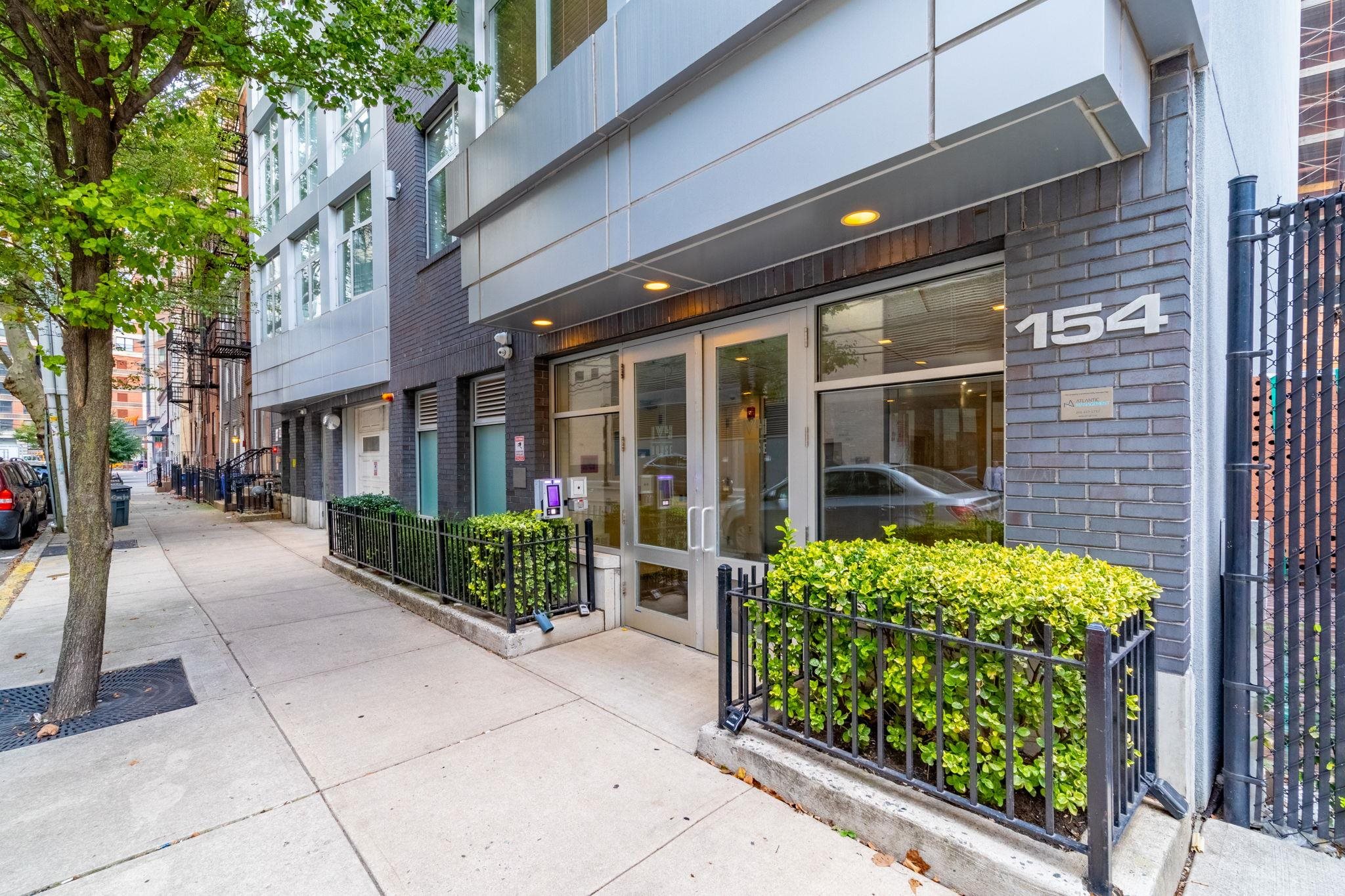154 STEUBEN ST Unit: 702