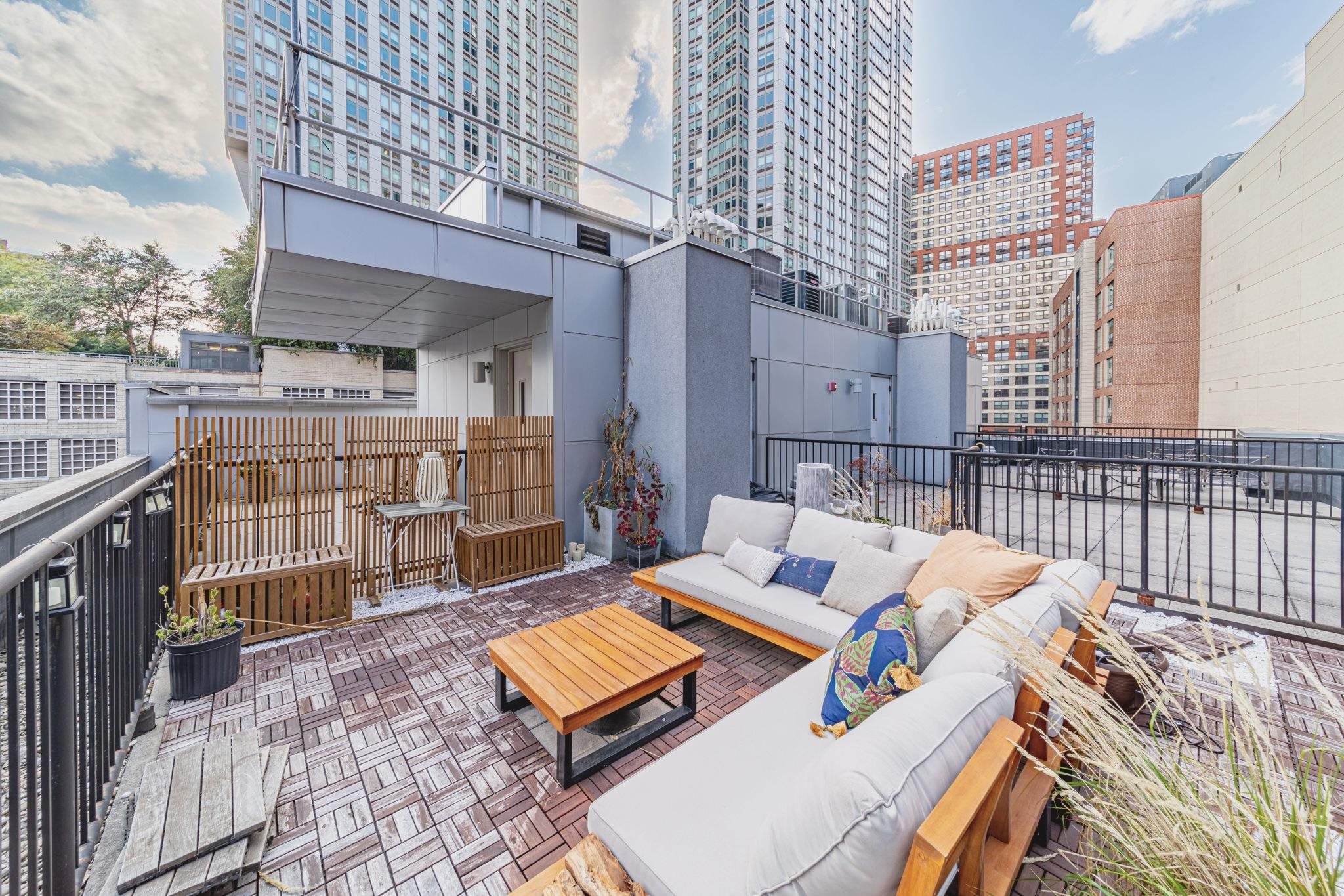 154 STEUBEN ST Unit: 702