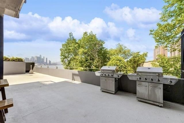 6050 BLVD EAST Unit: 8D