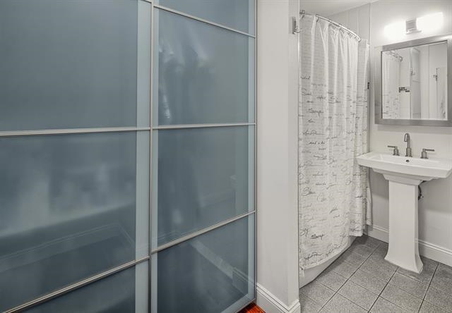 6050 BLVD EAST Unit: 8D